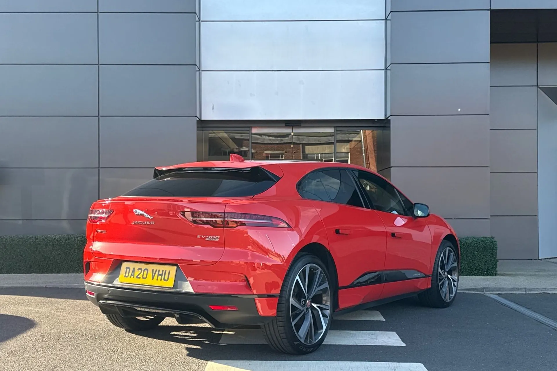 Jaguar I-PACE thumbnail image number 10