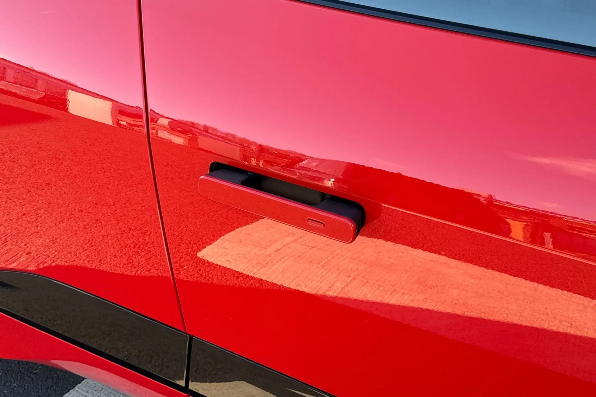 Jaguar I-PACE thumbnail image number 32