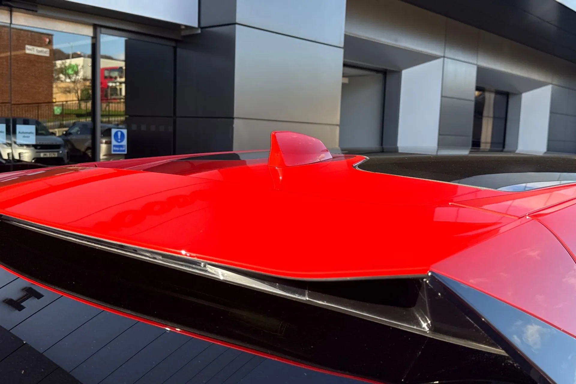 Jaguar I-PACE thumbnail image number 40