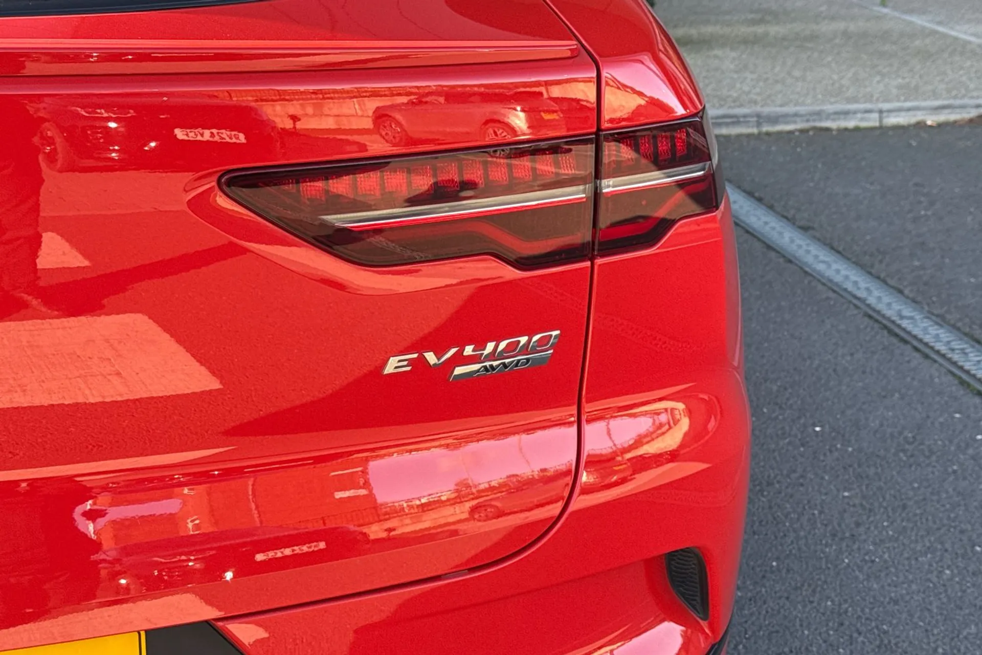 Jaguar I-PACE thumbnail image number 42