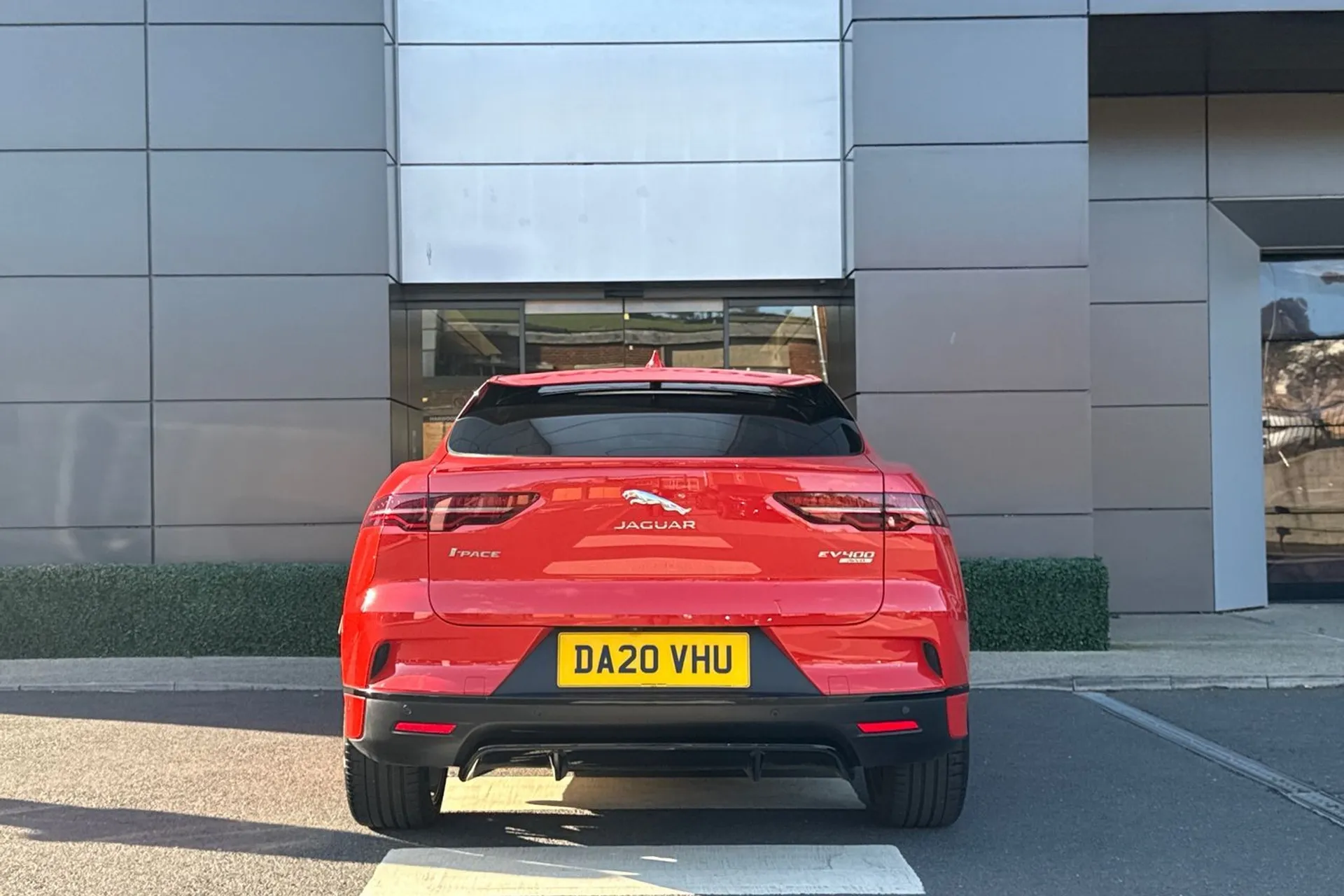 Jaguar I-PACE thumbnail image number 12