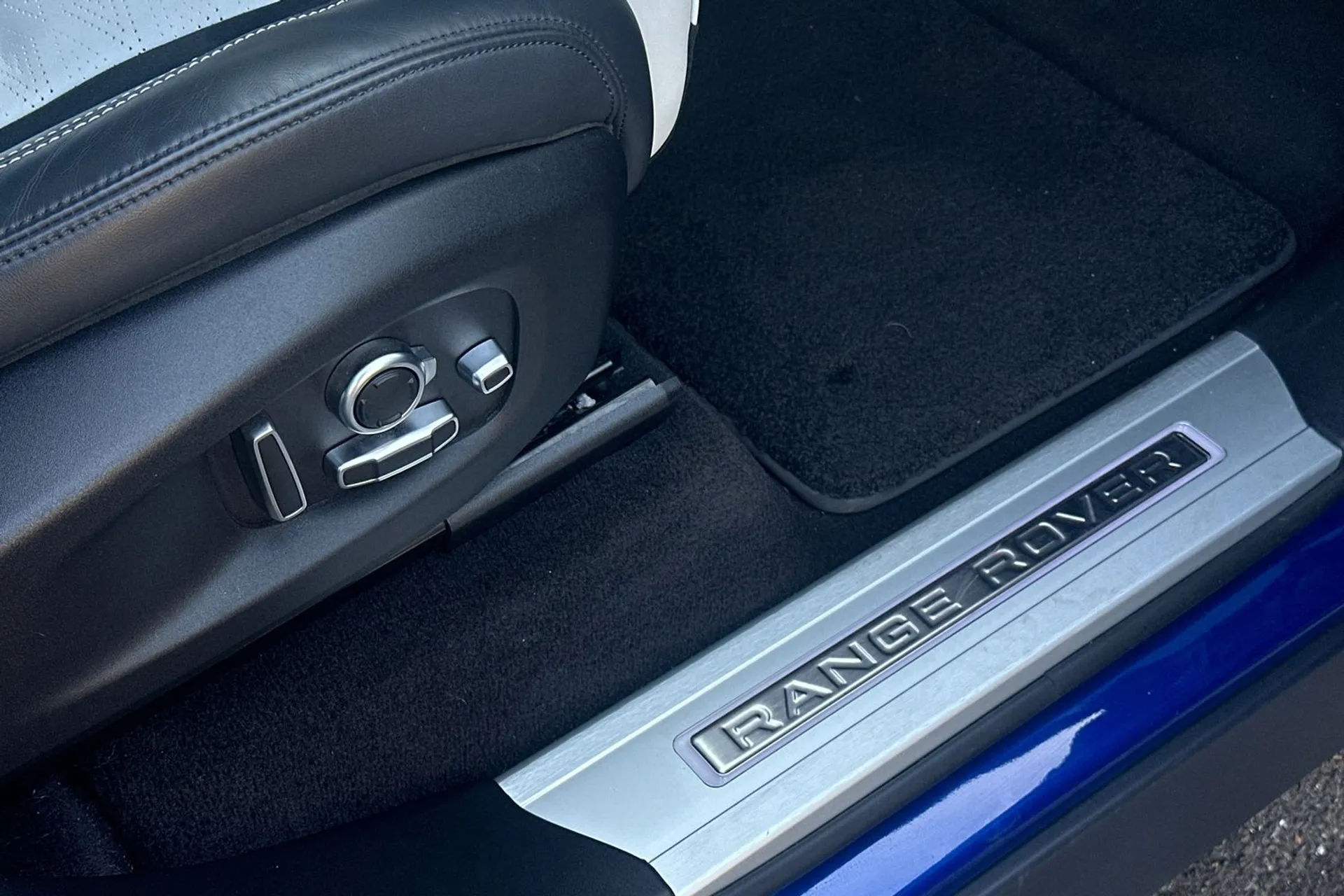 LAND ROVER RANGE ROVER SPORT thumbnail image number 44