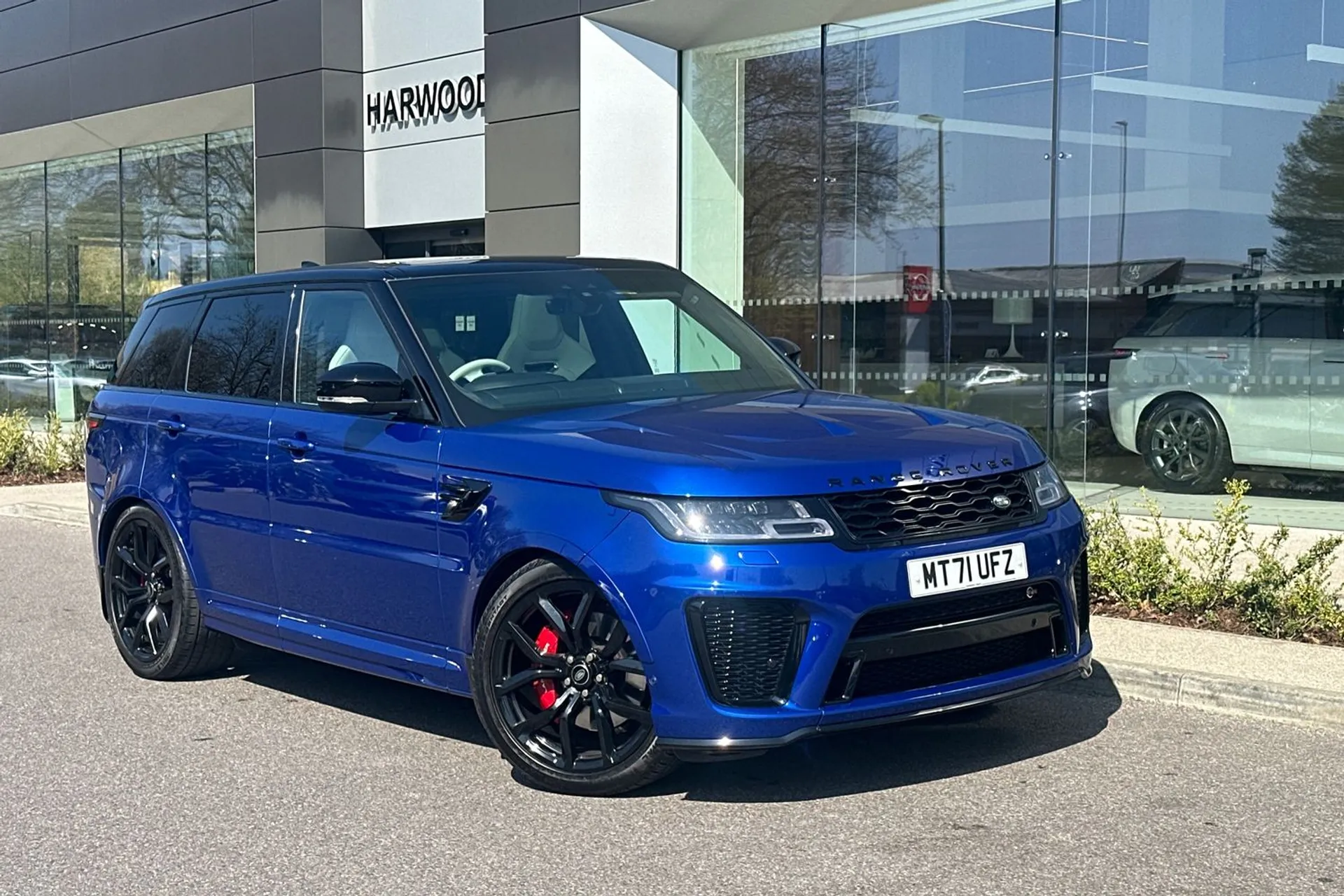 LAND ROVER RANGE ROVER SPORT focused image