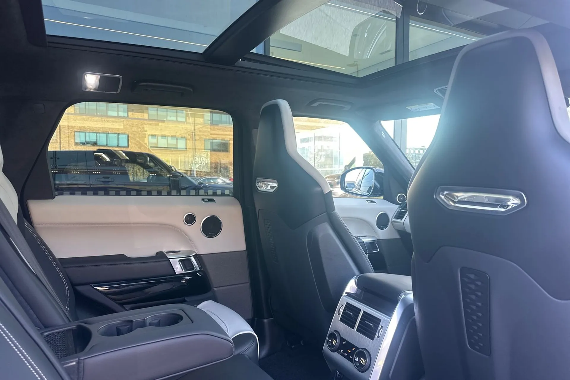 LAND ROVER RANGE ROVER SPORT thumbnail image number 38