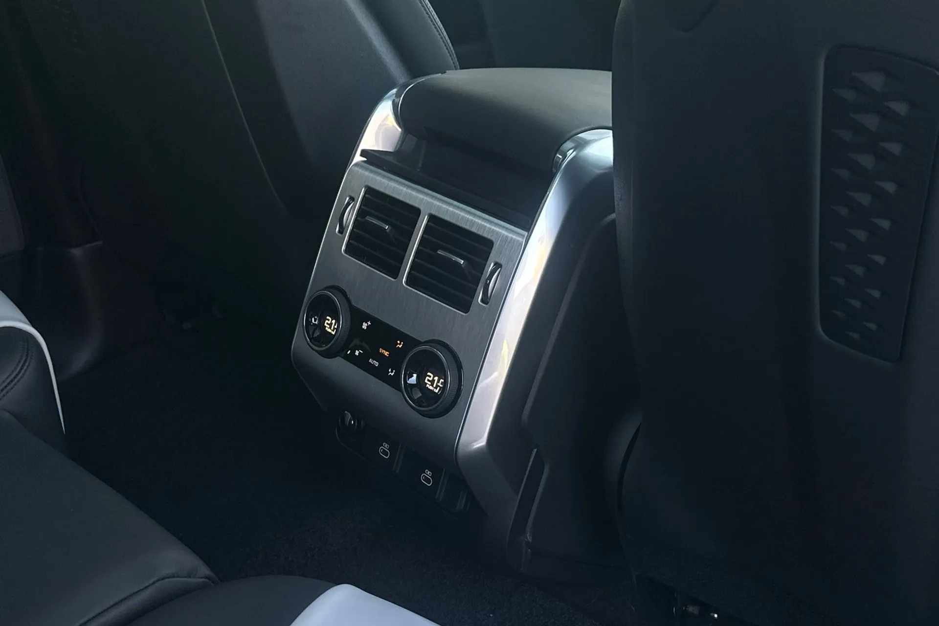 LAND ROVER RANGE ROVER SPORT thumbnail image number 40