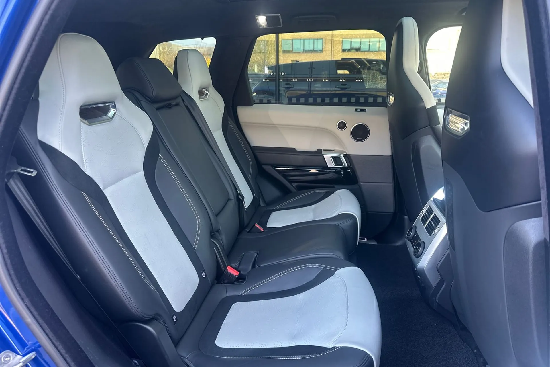 LAND ROVER RANGE ROVER SPORT thumbnail image number 37