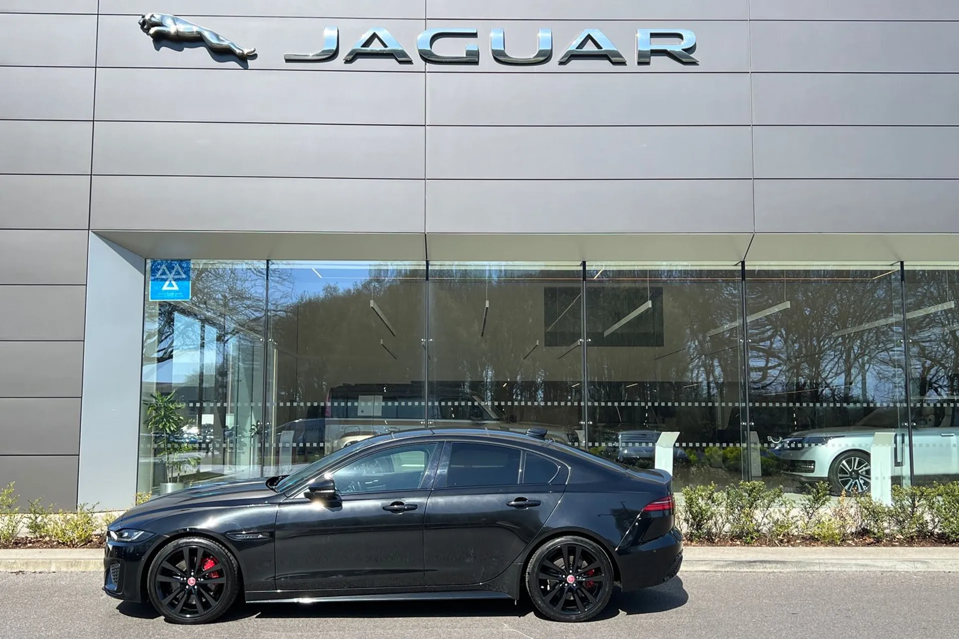 Jaguar XE thumbnail image number 8
