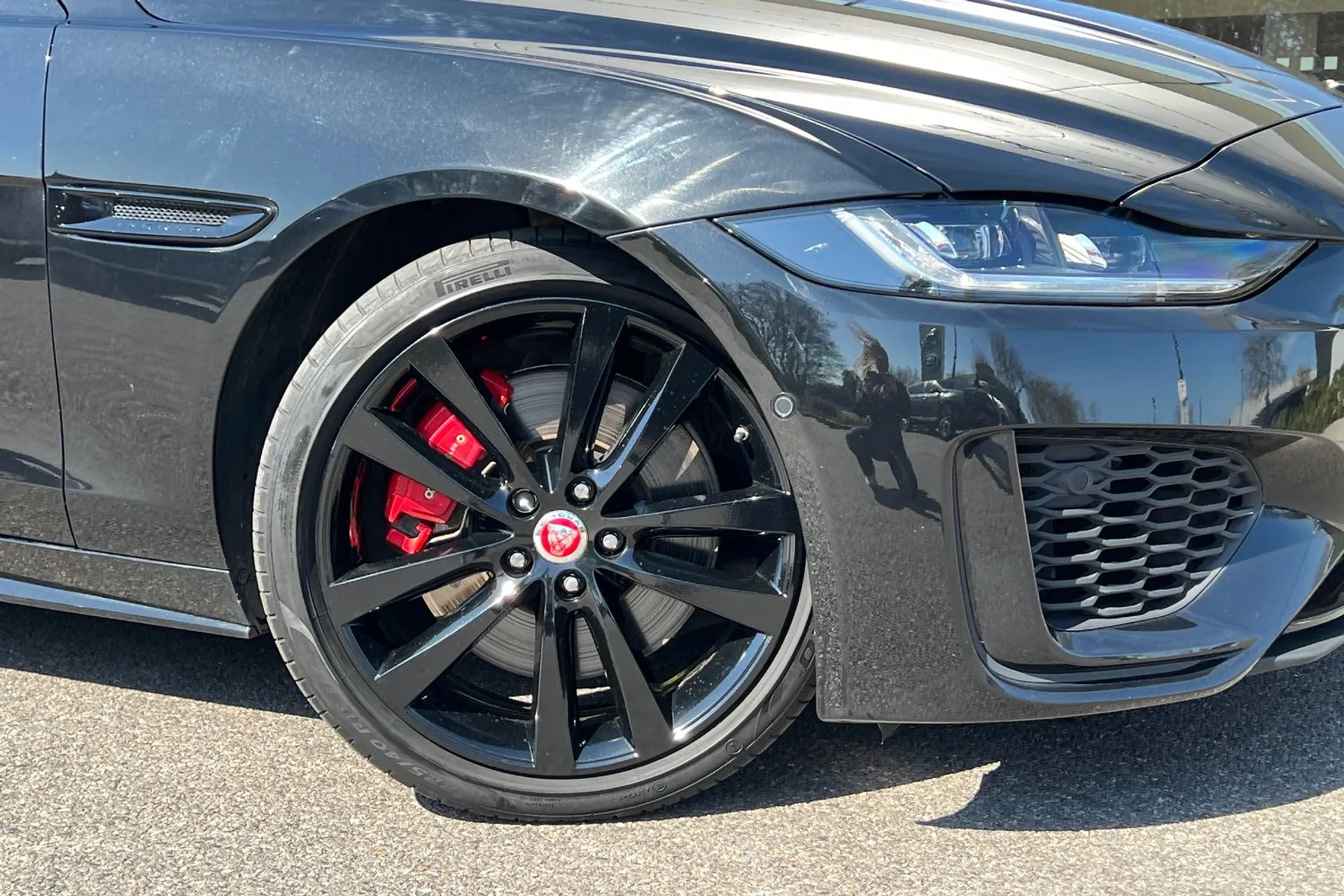 Jaguar XE thumbnail image number 9
