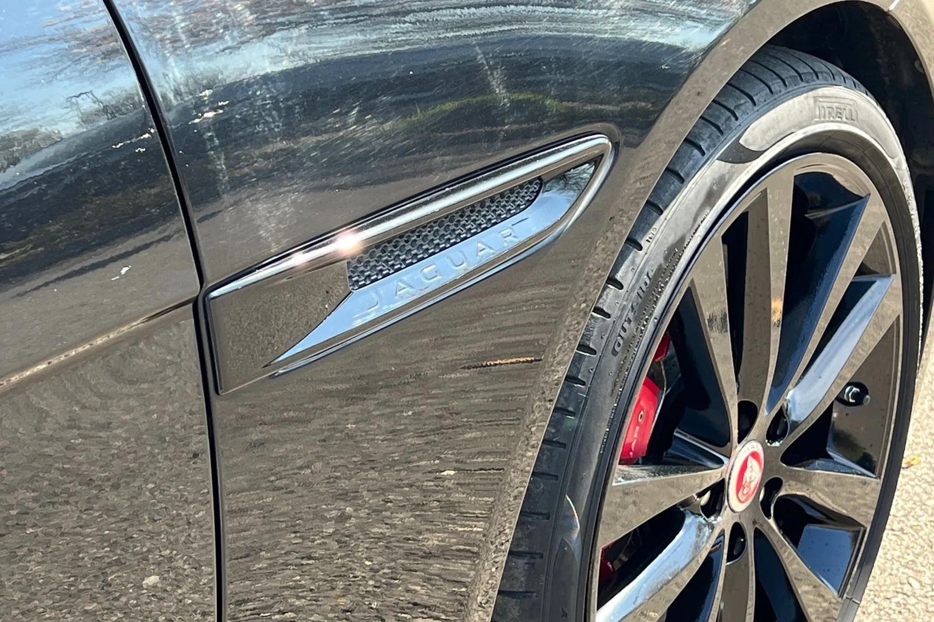 Jaguar XE thumbnail image number 11
