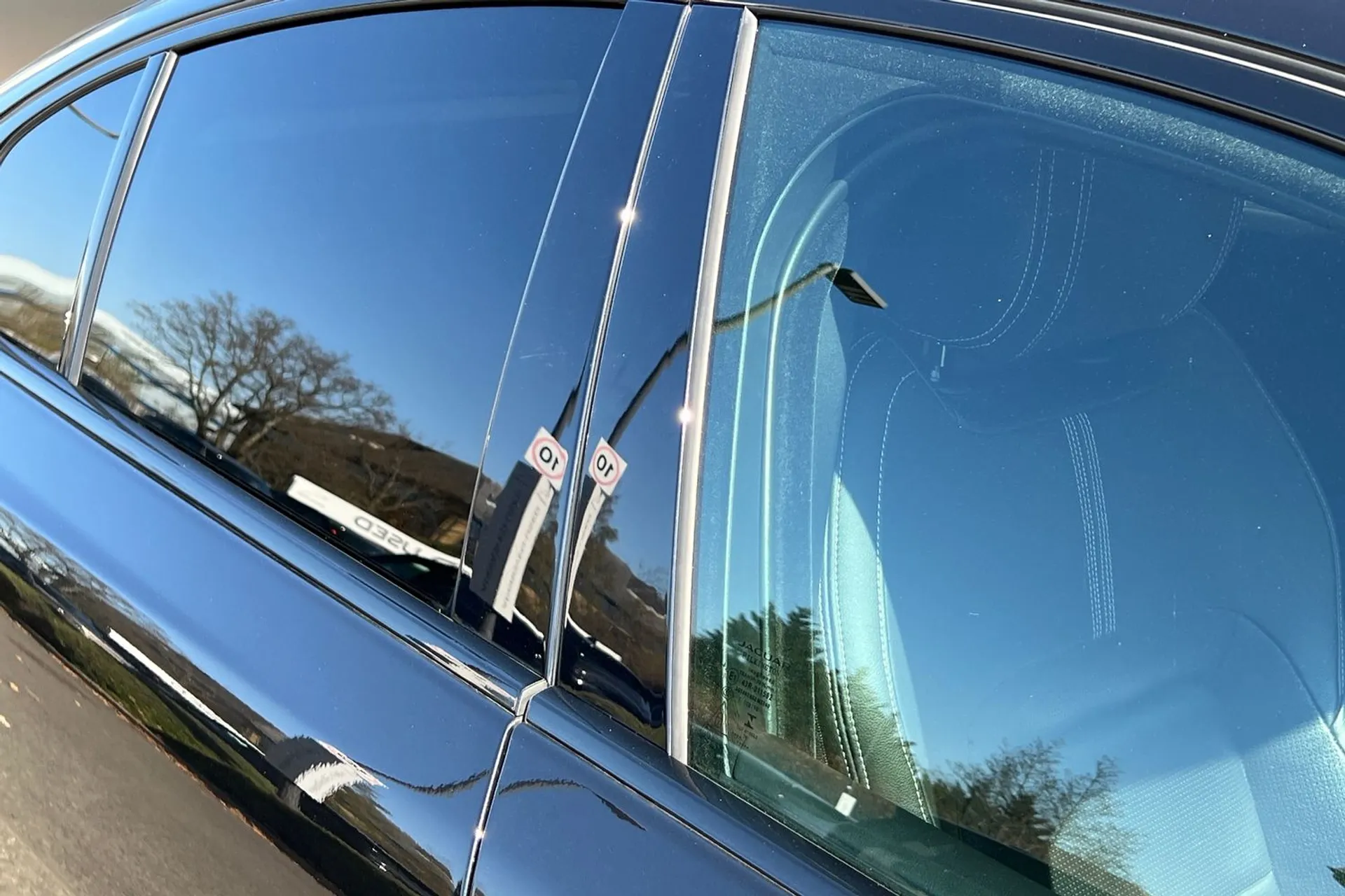 Jaguar XE thumbnail image number 18