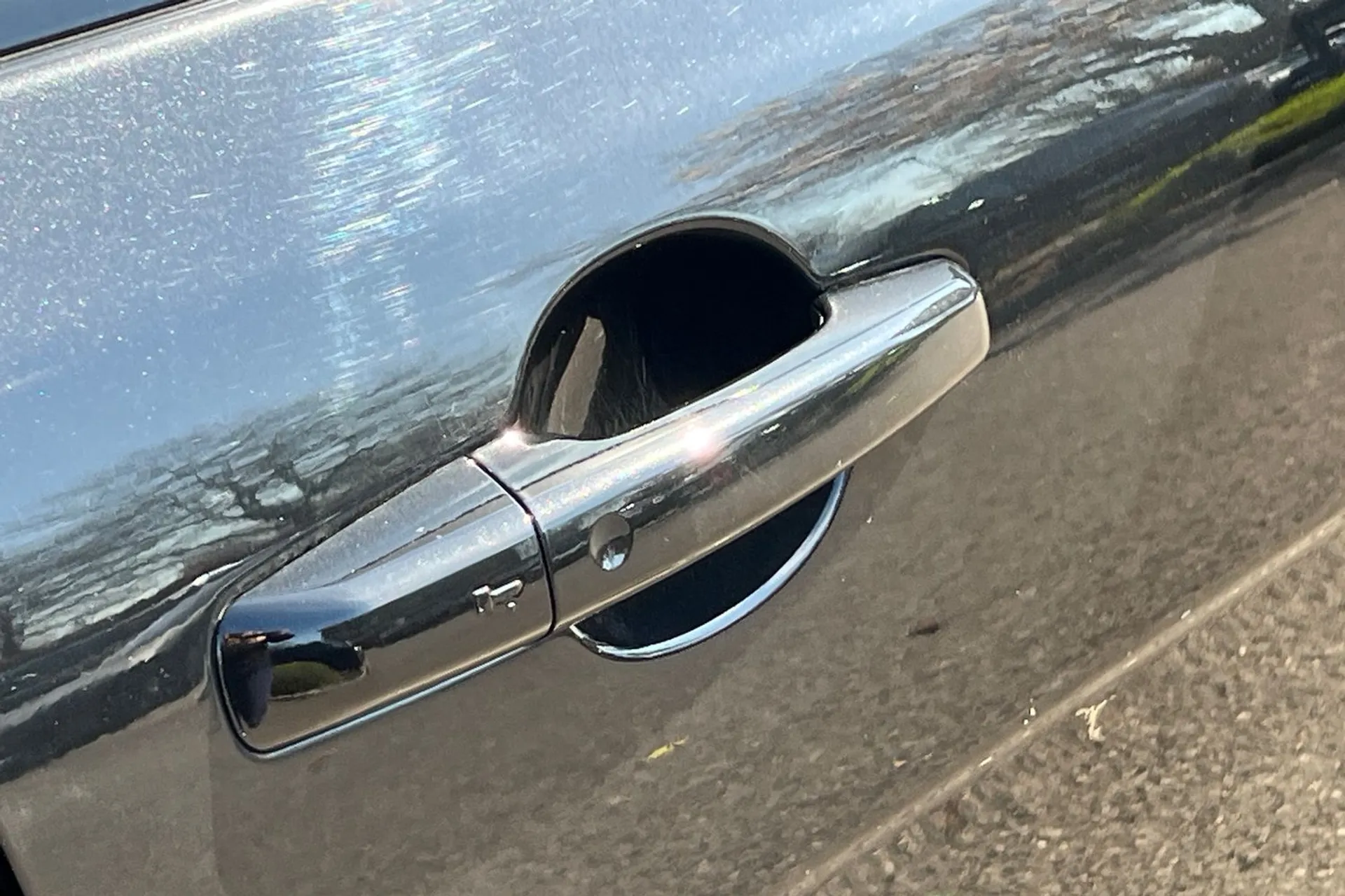 Jaguar XE thumbnail image number 20