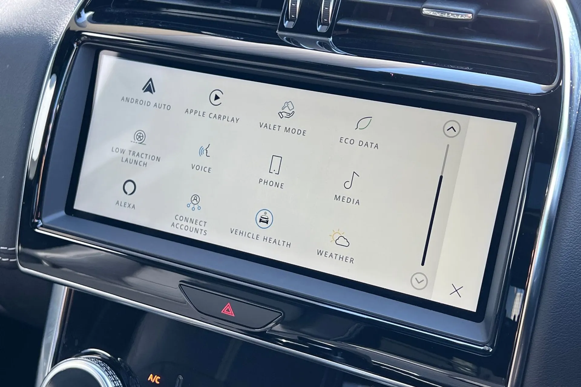 Jaguar XE thumbnail image number 49