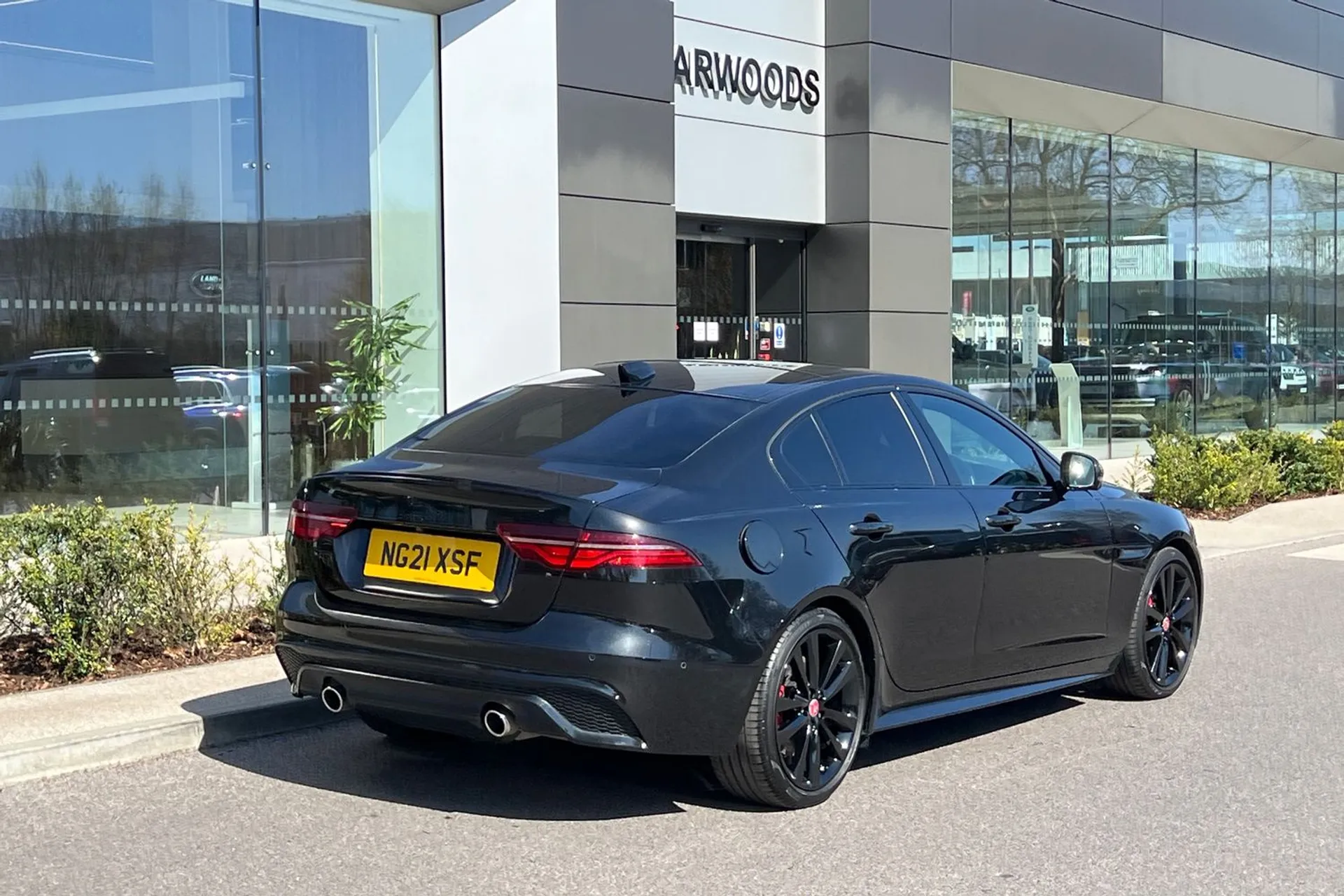 Jaguar XE thumbnail image number 10