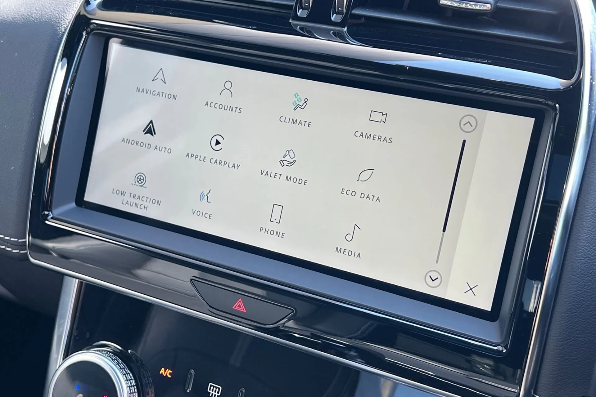 Jaguar XE thumbnail image number 47