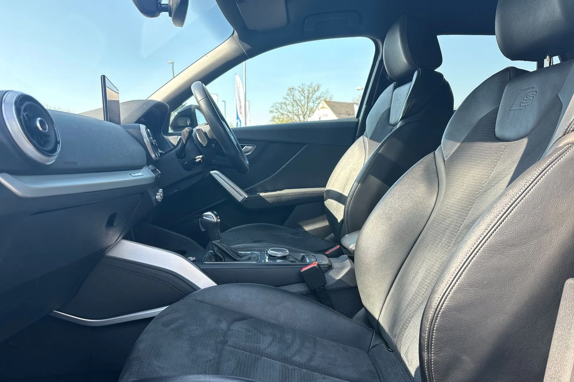 Audi Q2 thumbnail image number 27