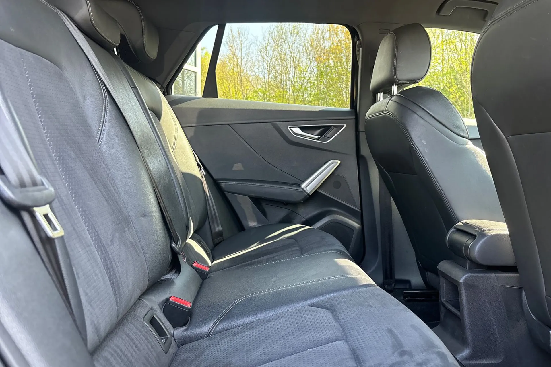 Audi Q2 thumbnail image number 21