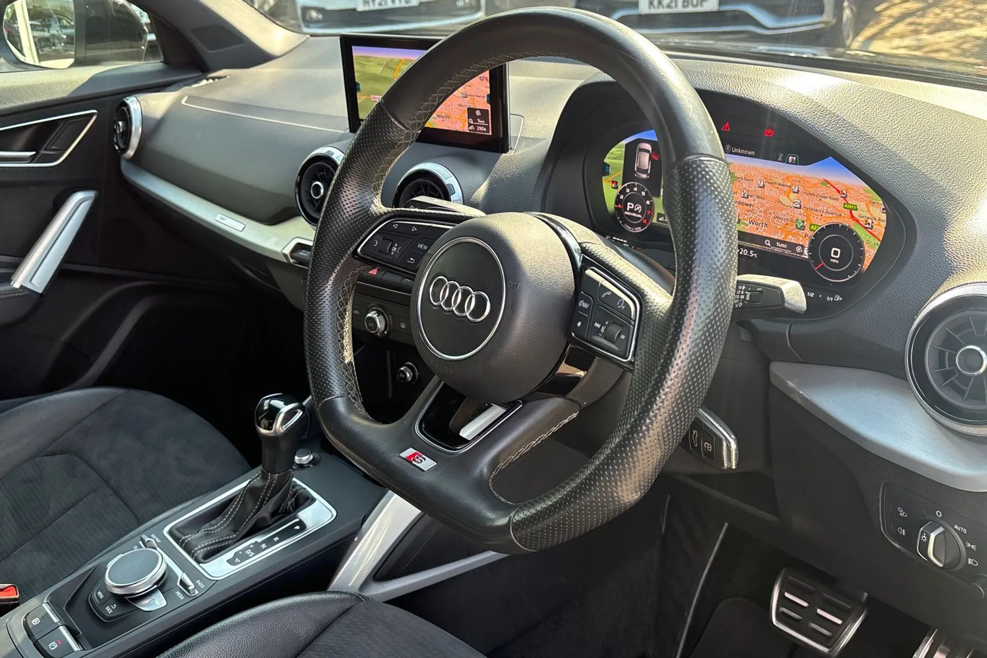 Audi Q2 thumbnail image number 25