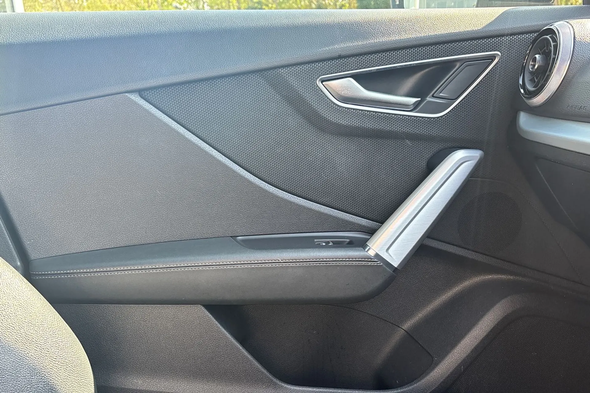Audi Q2 thumbnail image number 41