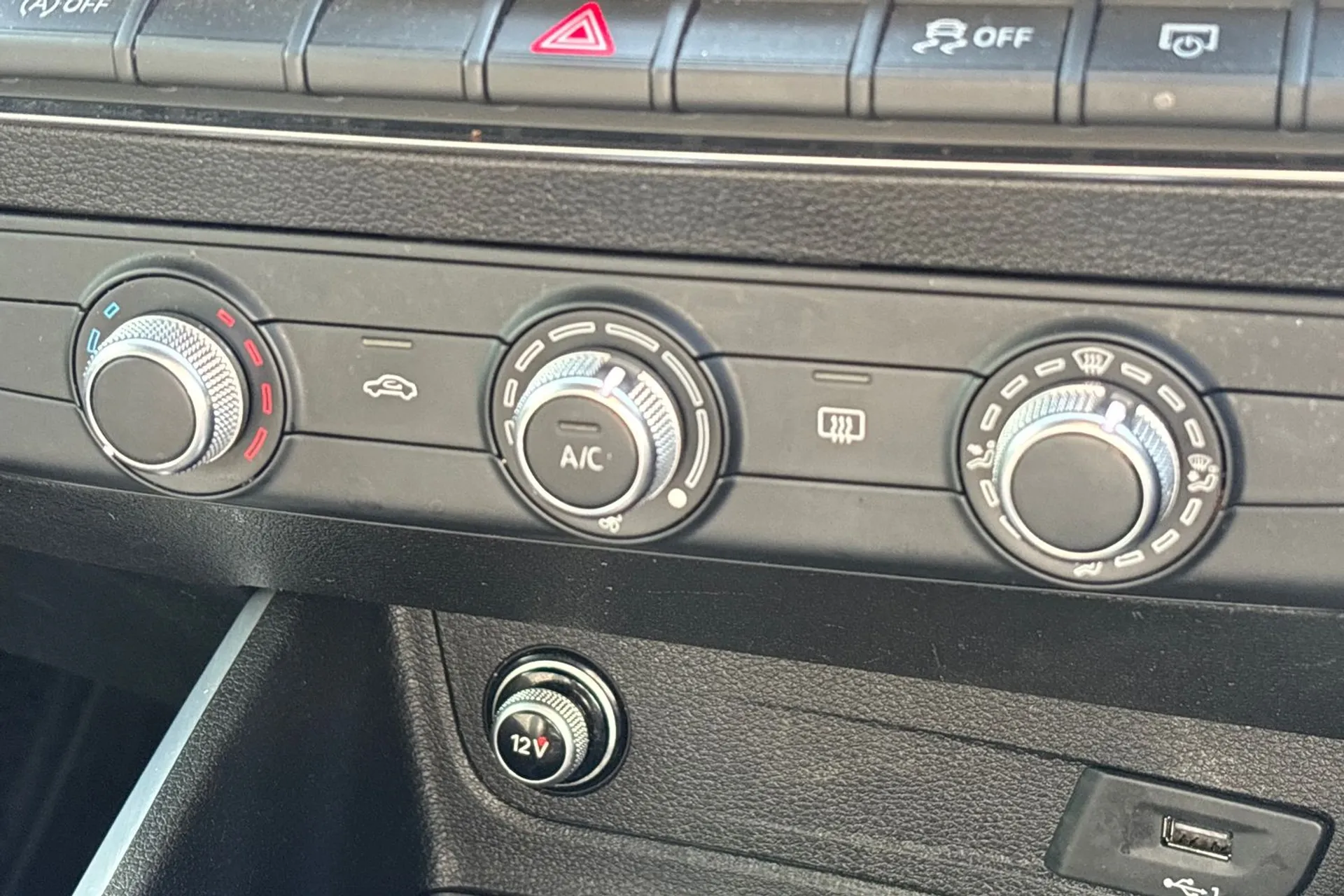 Audi Q2 thumbnail image number 40