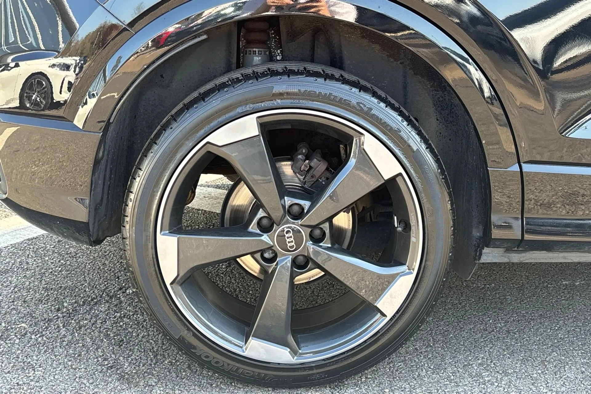 Audi Q2 thumbnail image number 12