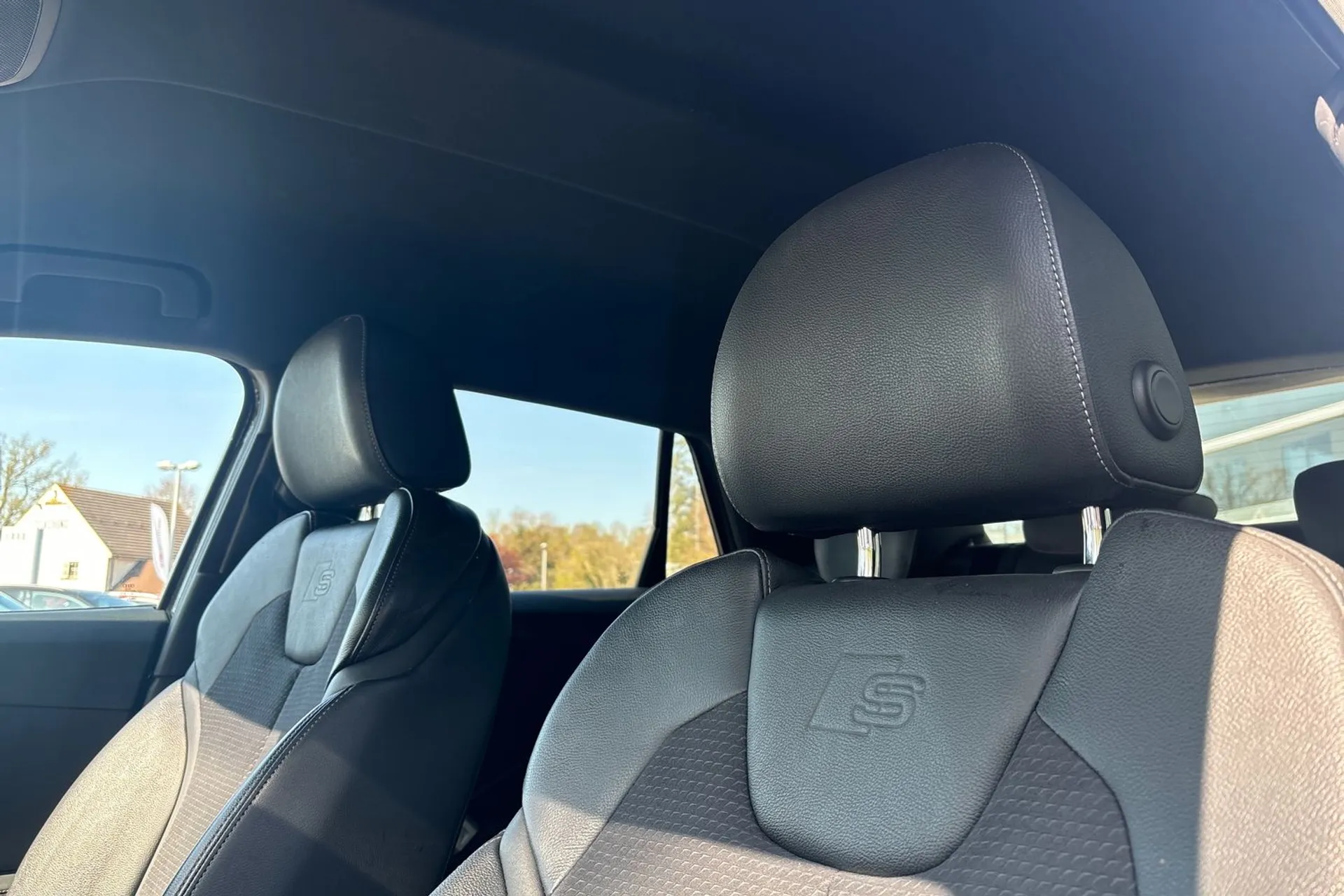 Audi Q2 thumbnail image number 29