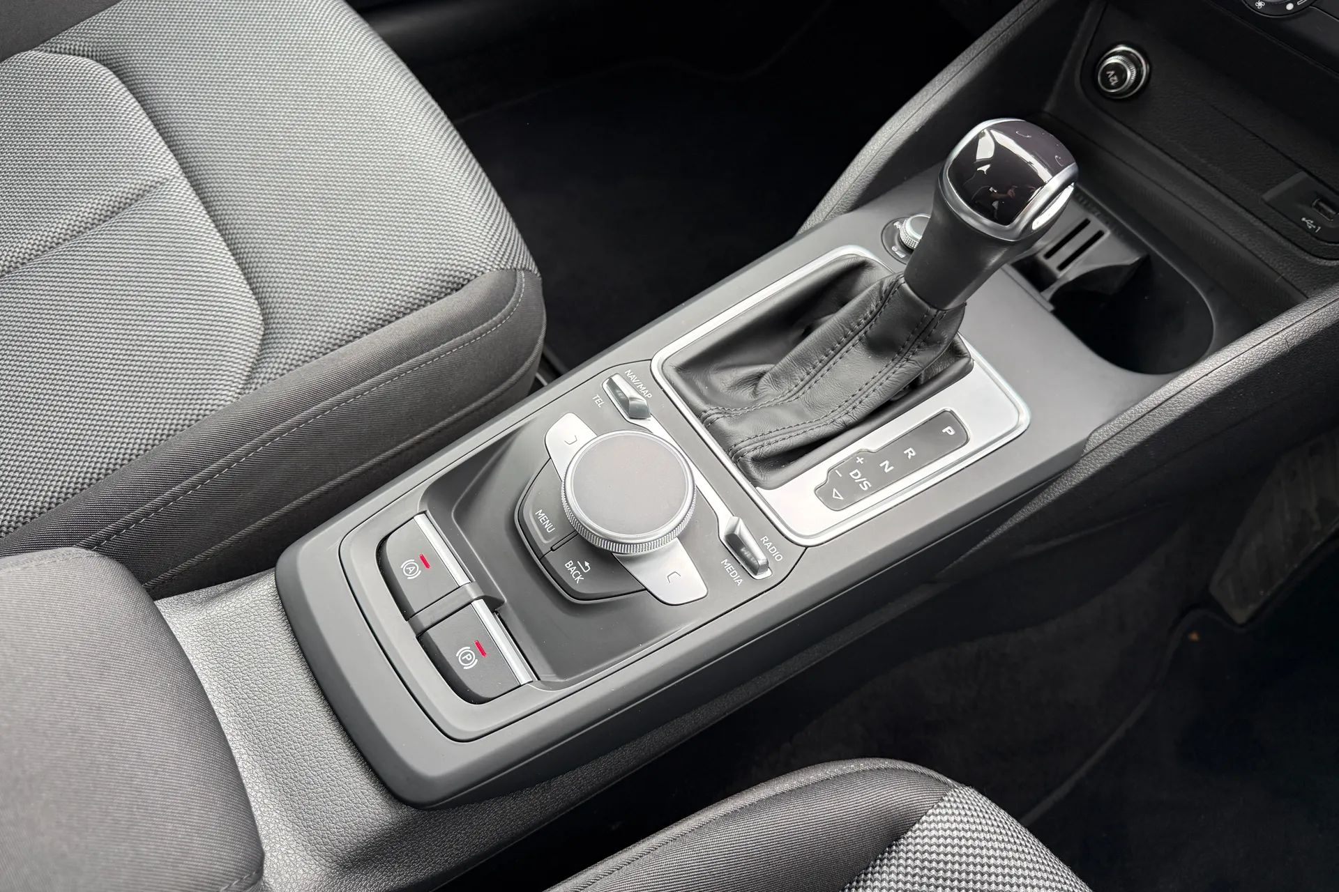 Audi Q2 thumbnail image number 37