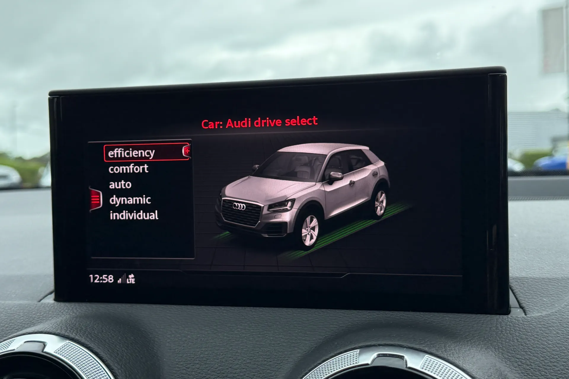 Audi Q2 thumbnail image number 10