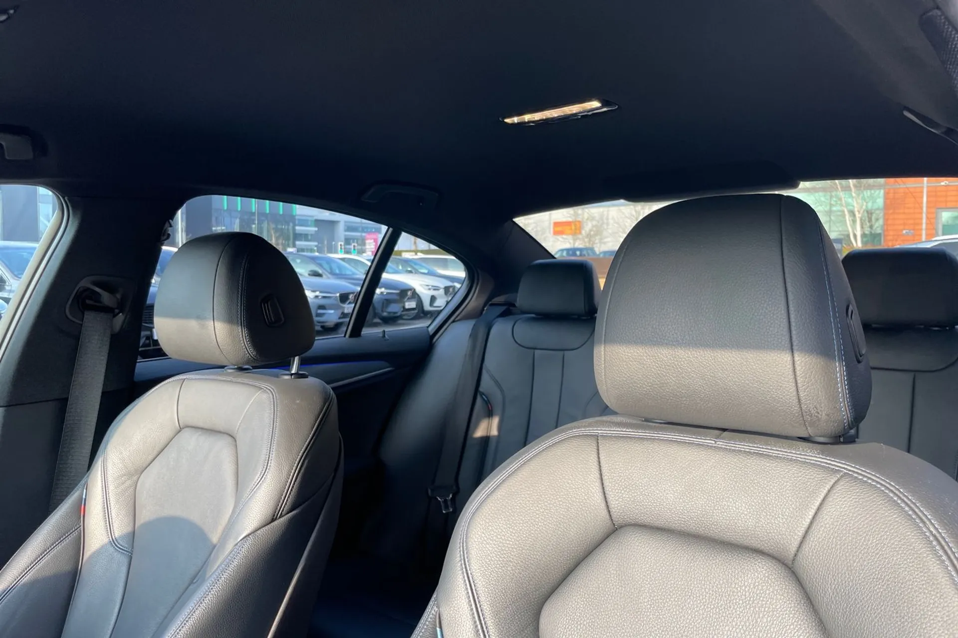 BMW 5 SERIES thumbnail image number 28