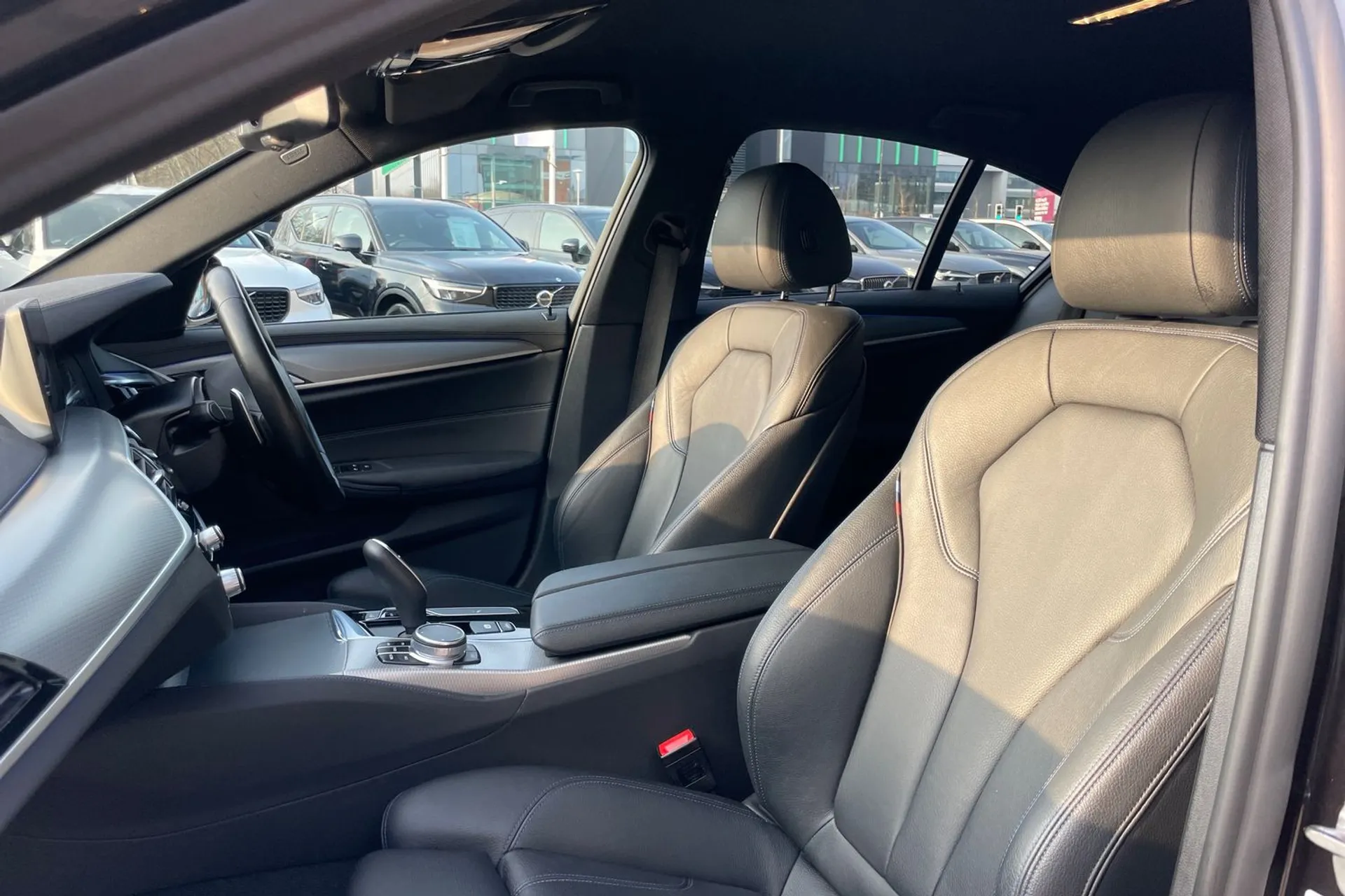 BMW 5 SERIES thumbnail image number 27