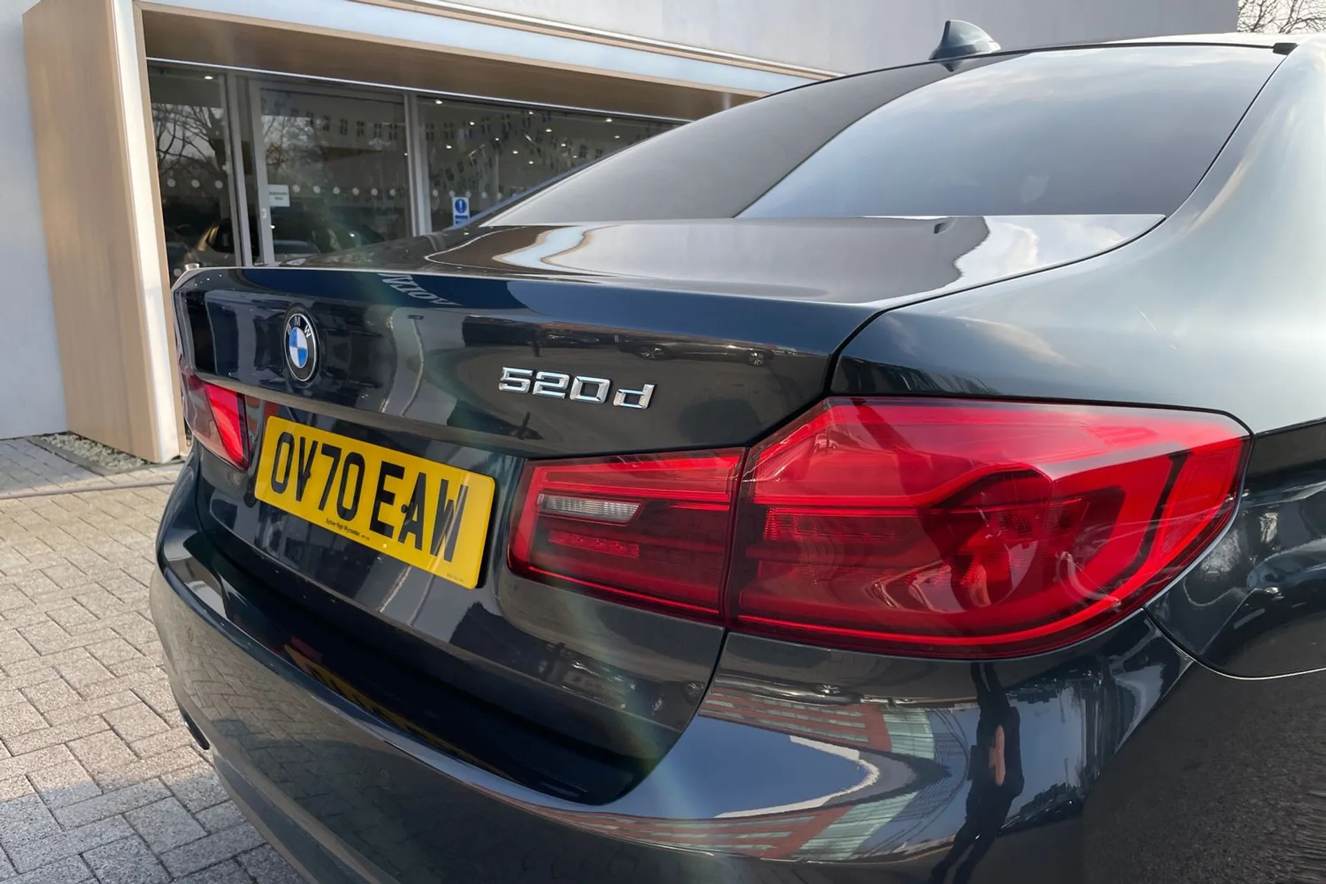 BMW 5 SERIES thumbnail image number 15