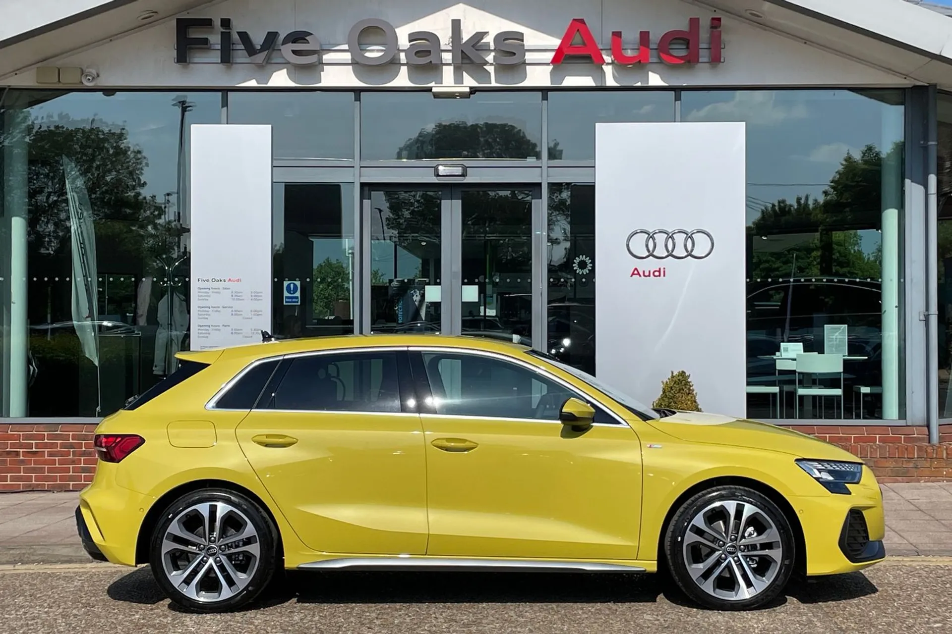 Audi A3 thumbnail image number 2
