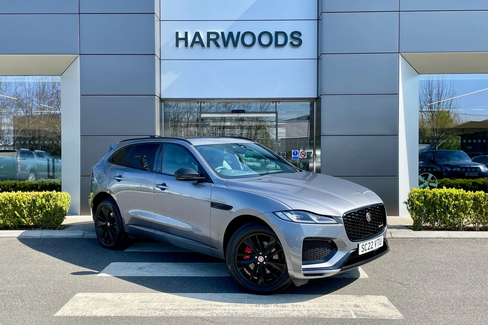 Jaguar F-PACE focused image