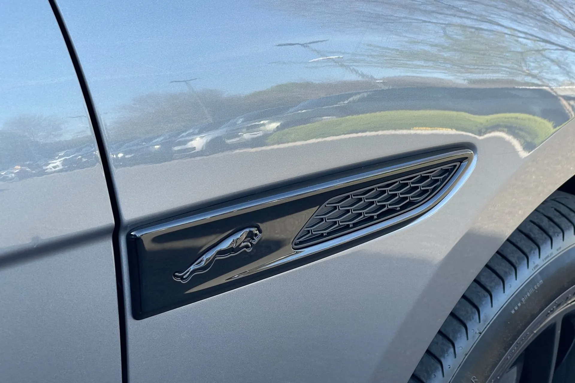 Jaguar F-PACE thumbnail image number 59