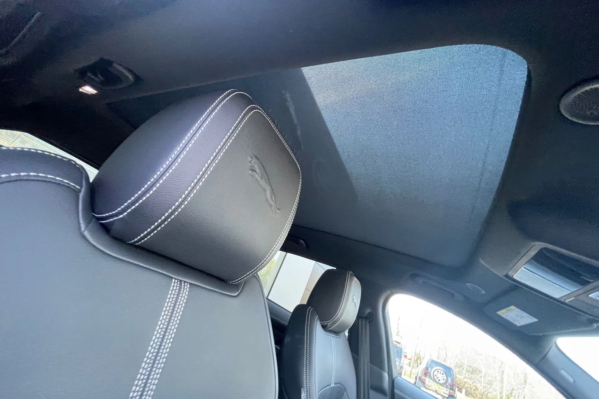 Jaguar F-PACE thumbnail image number 35