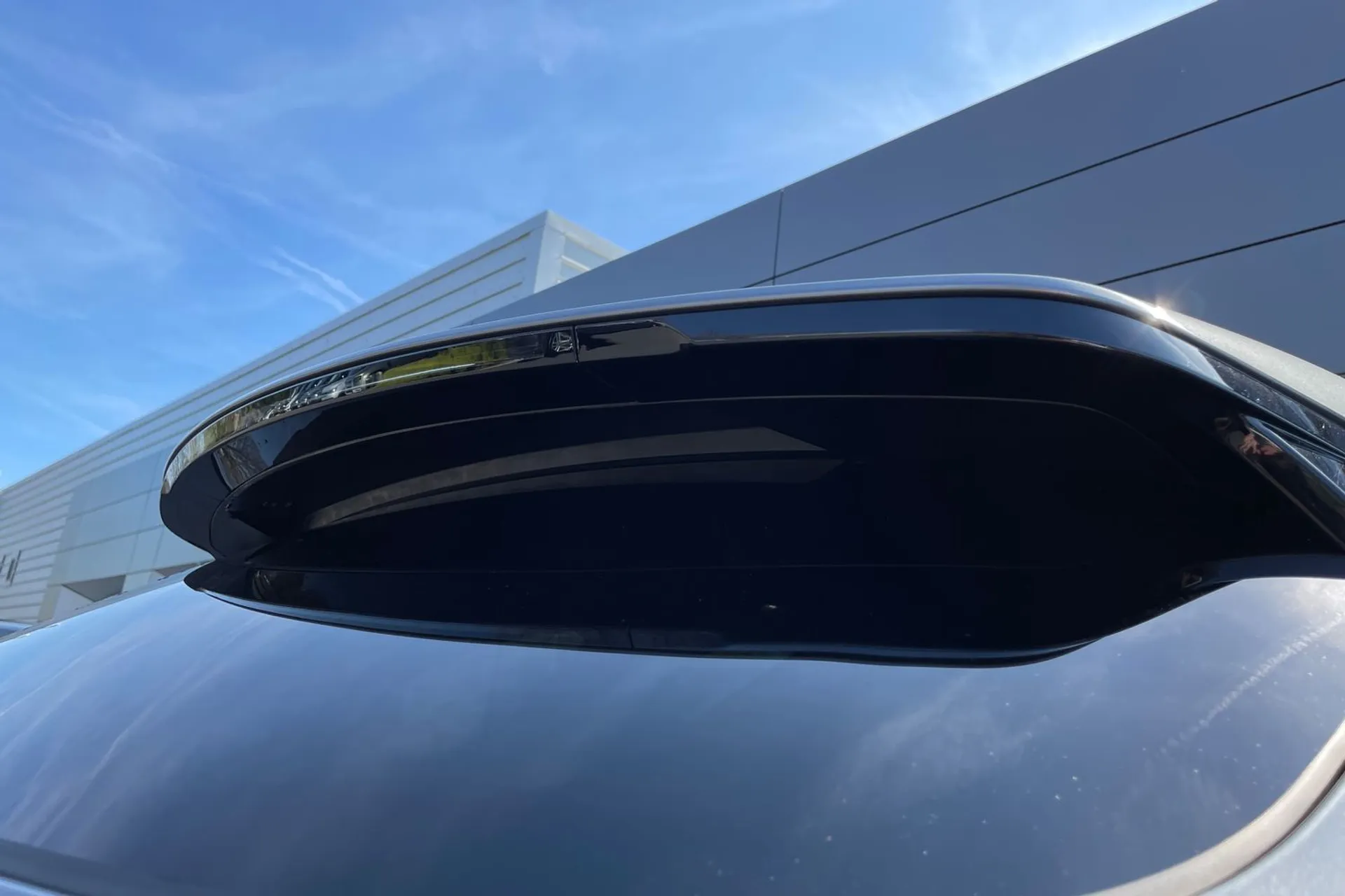 Jaguar F-PACE thumbnail image number 31