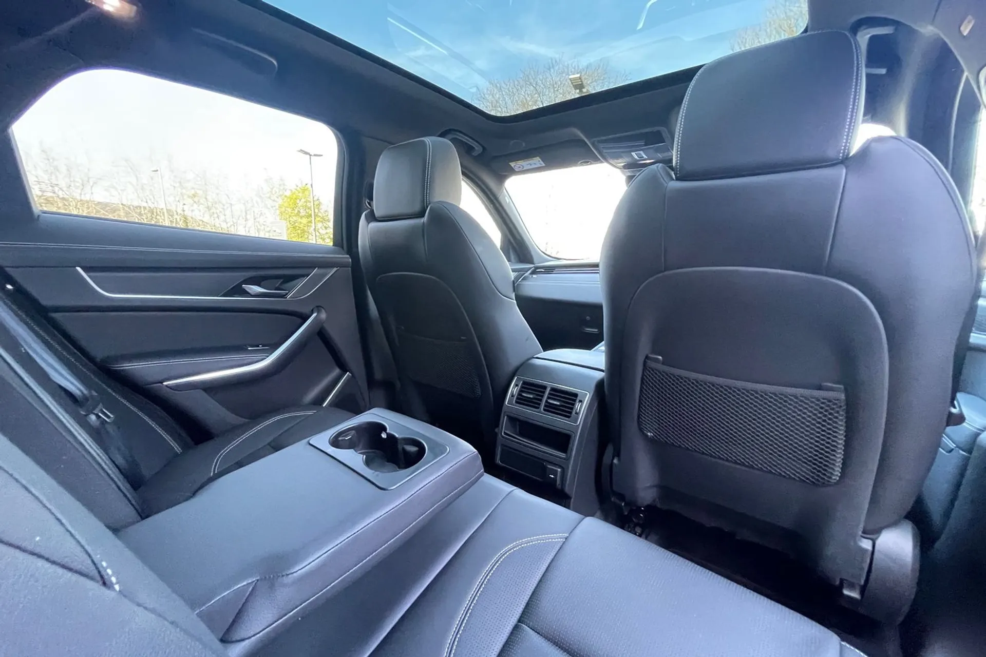 Jaguar F-PACE thumbnail image number 42