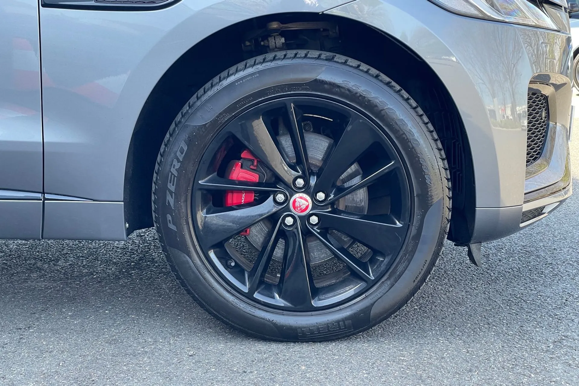 Jaguar F-PACE thumbnail image number 22