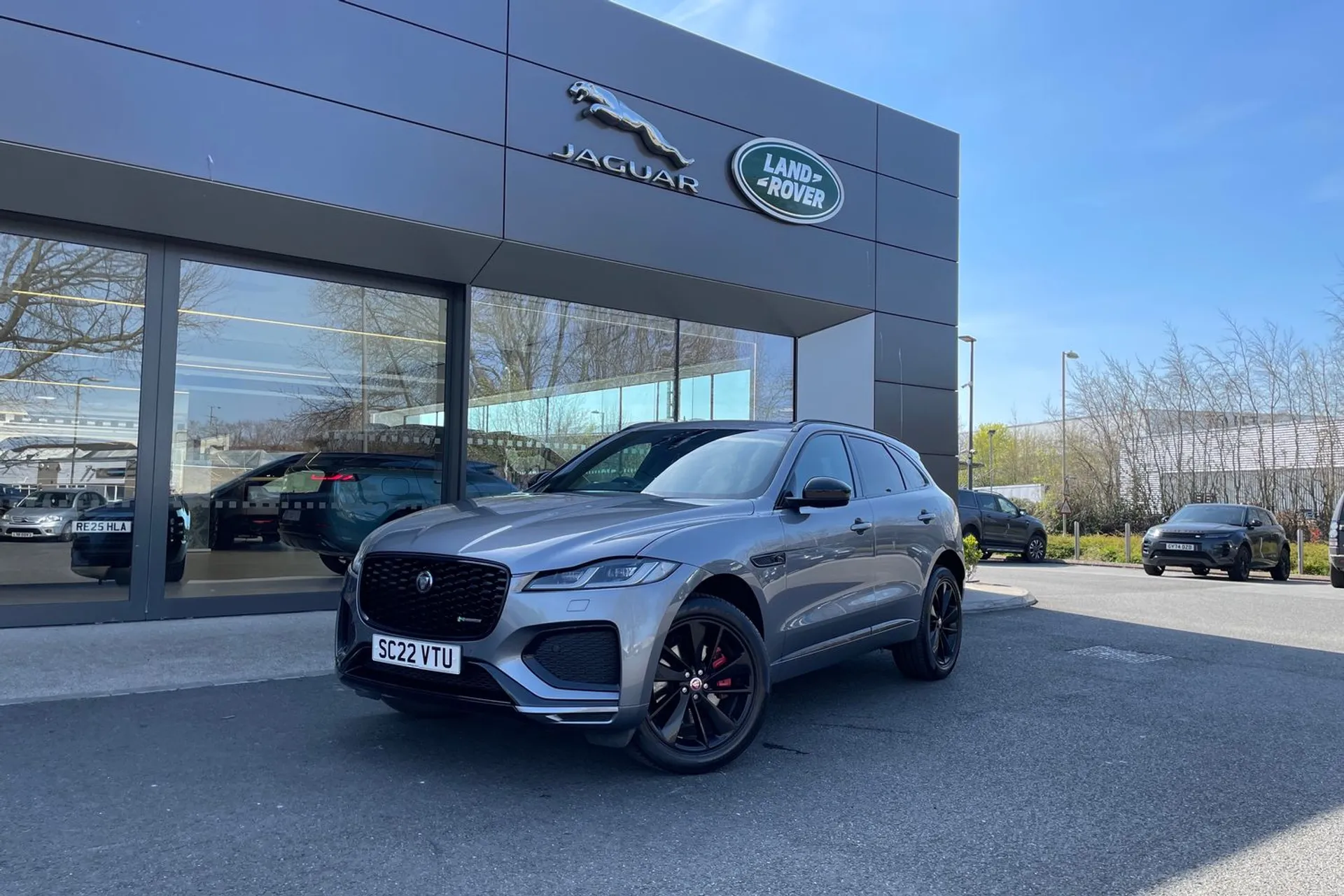 Jaguar F-PACE thumbnail image number 27
