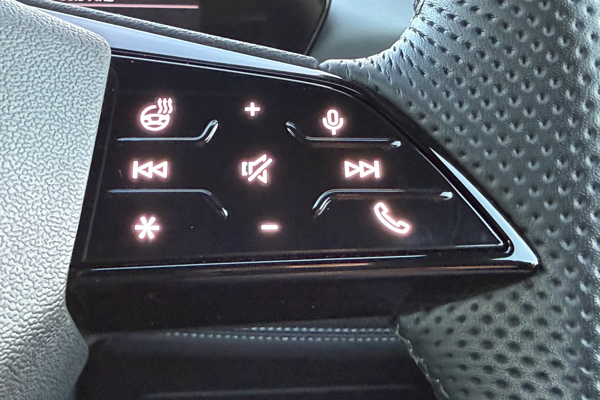 Audi Q6 thumbnail image number 18