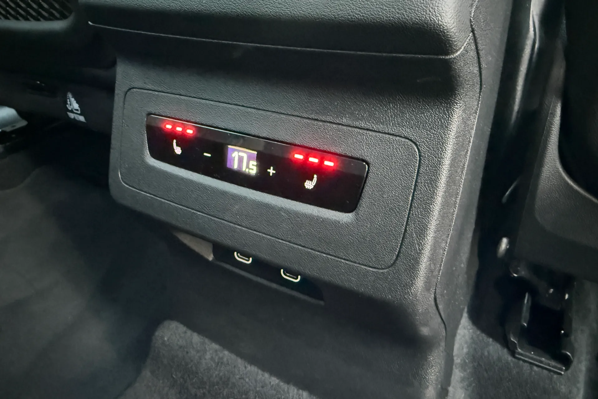 Audi Q6 thumbnail image number 44