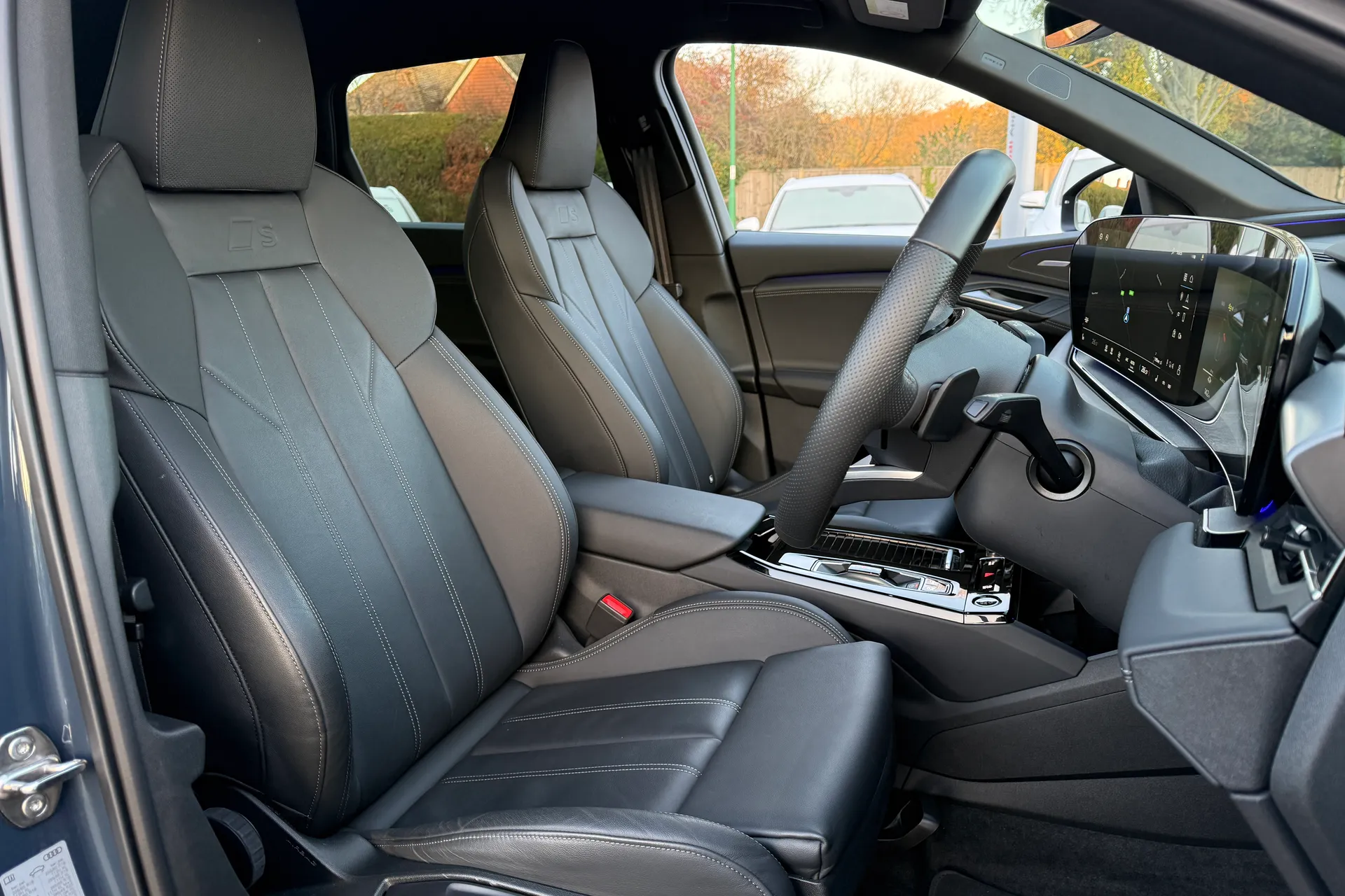 Audi Q6 thumbnail image number 23