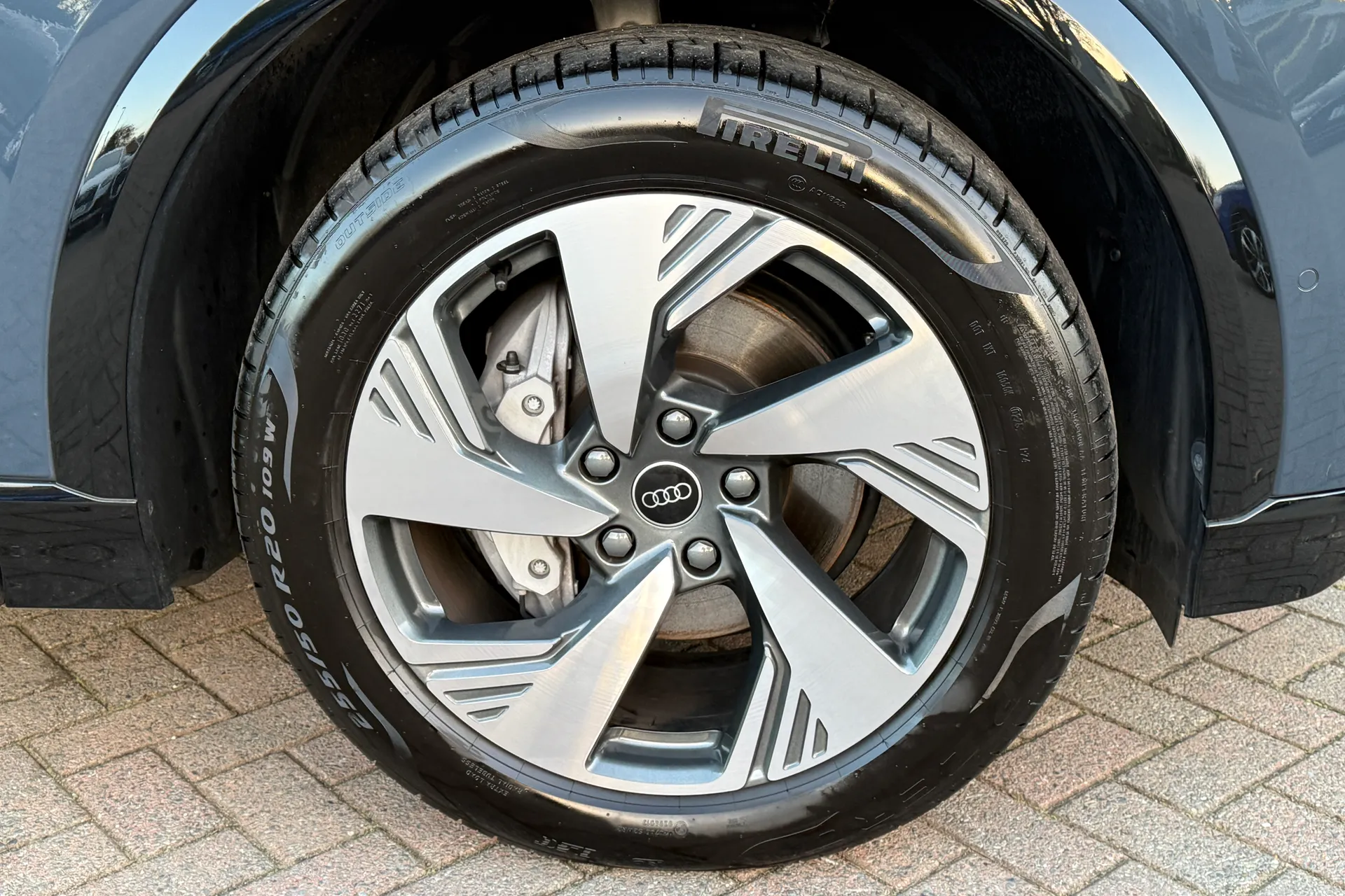 Audi Q6 thumbnail image number 45