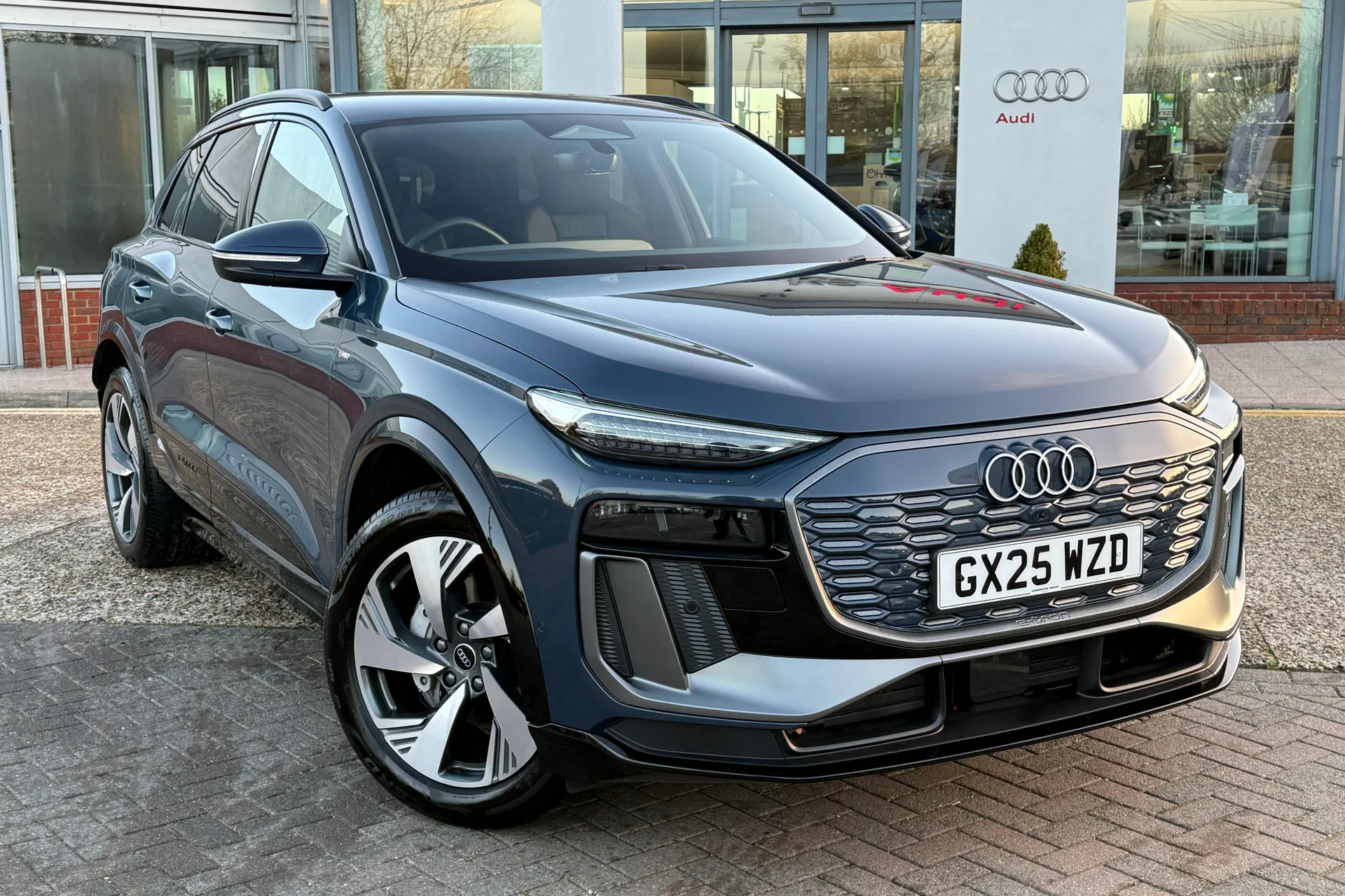 Audi Q6 thumbnail image number 20