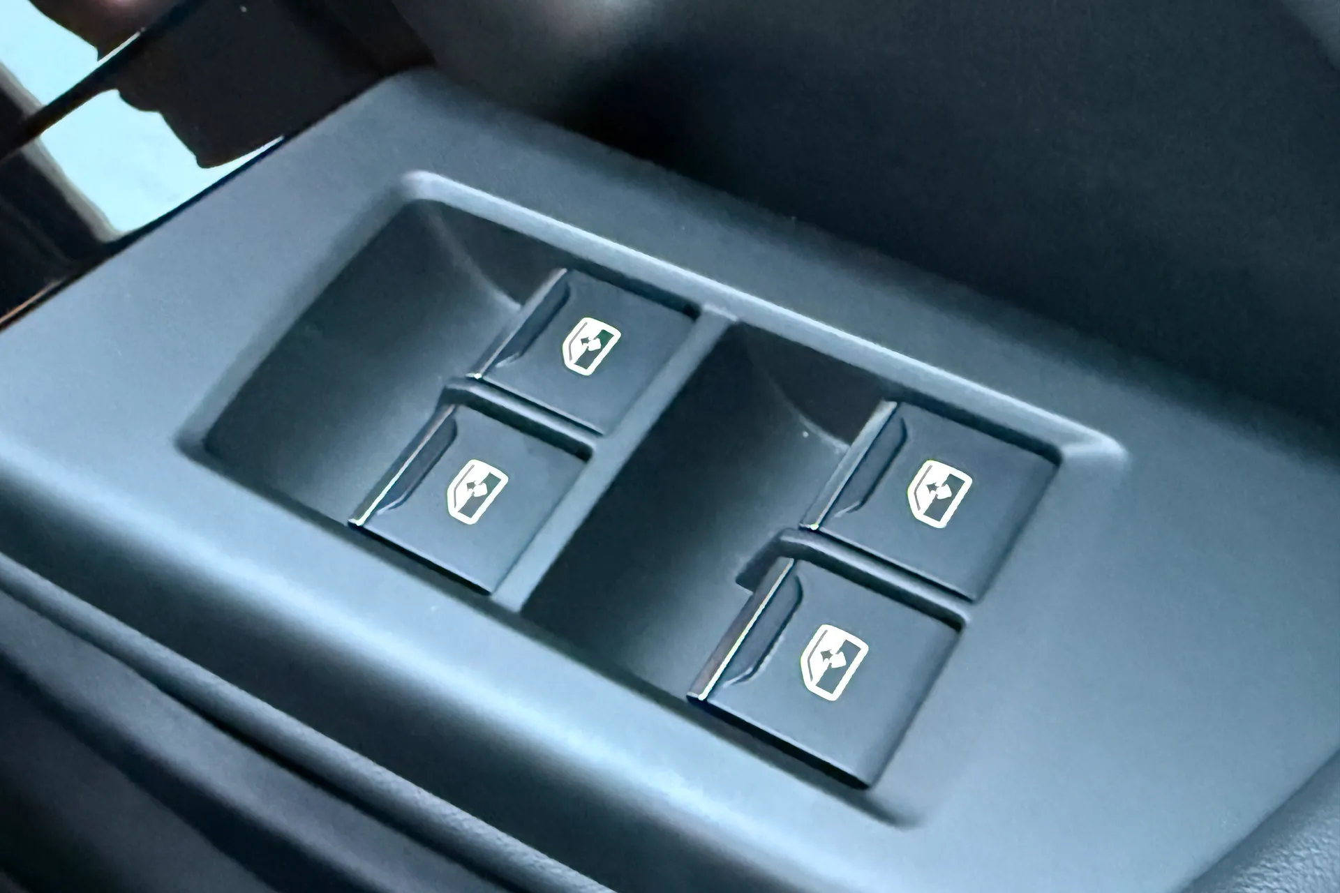 Audi Q6 thumbnail image number 15