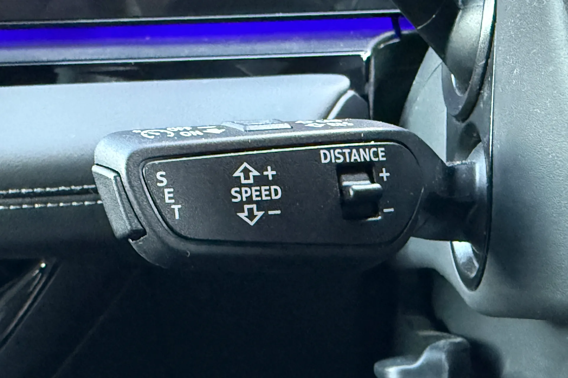 Audi Q6 thumbnail image number 13