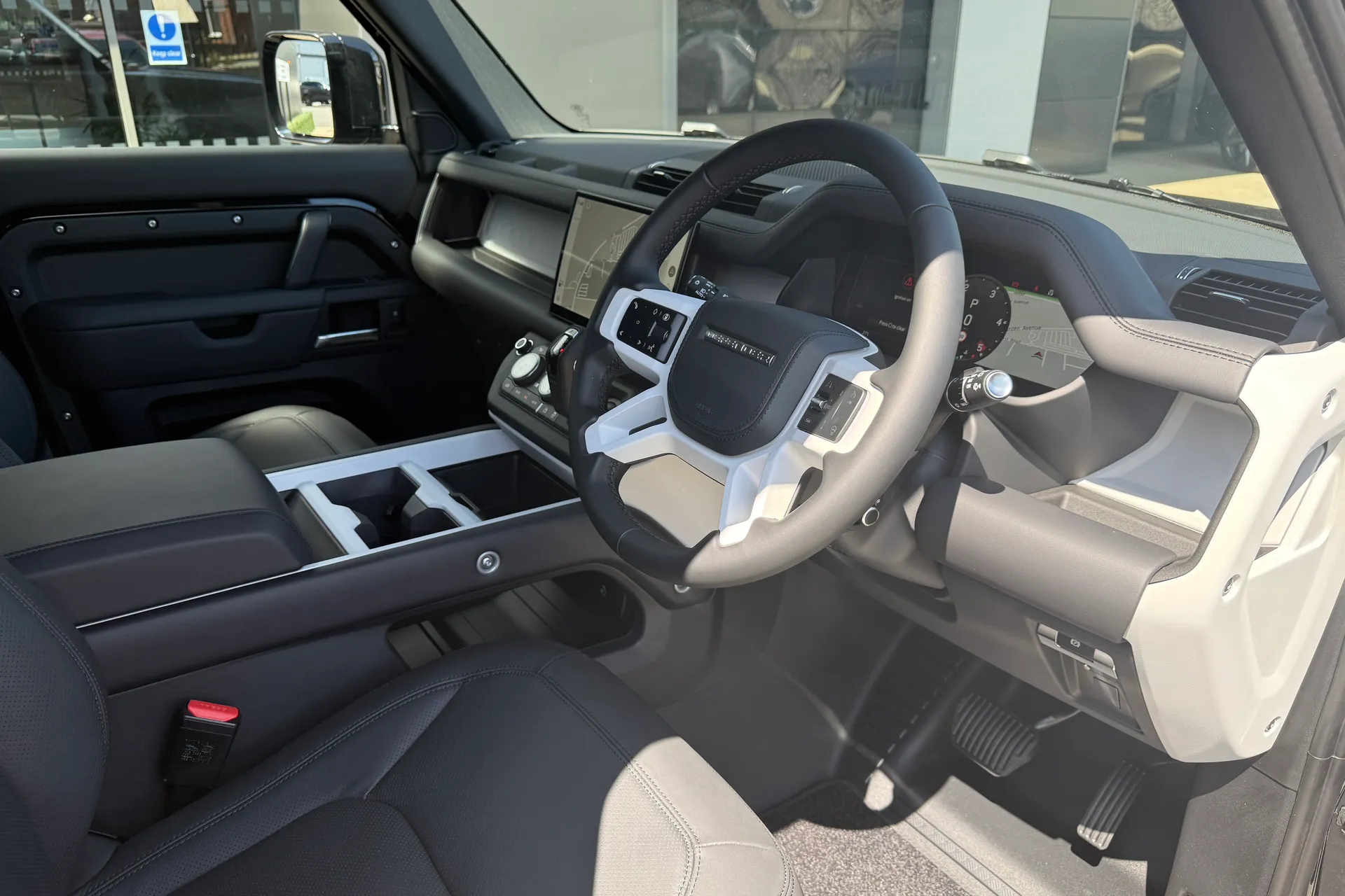 LAND ROVER Defender 130 thumbnail image number 20