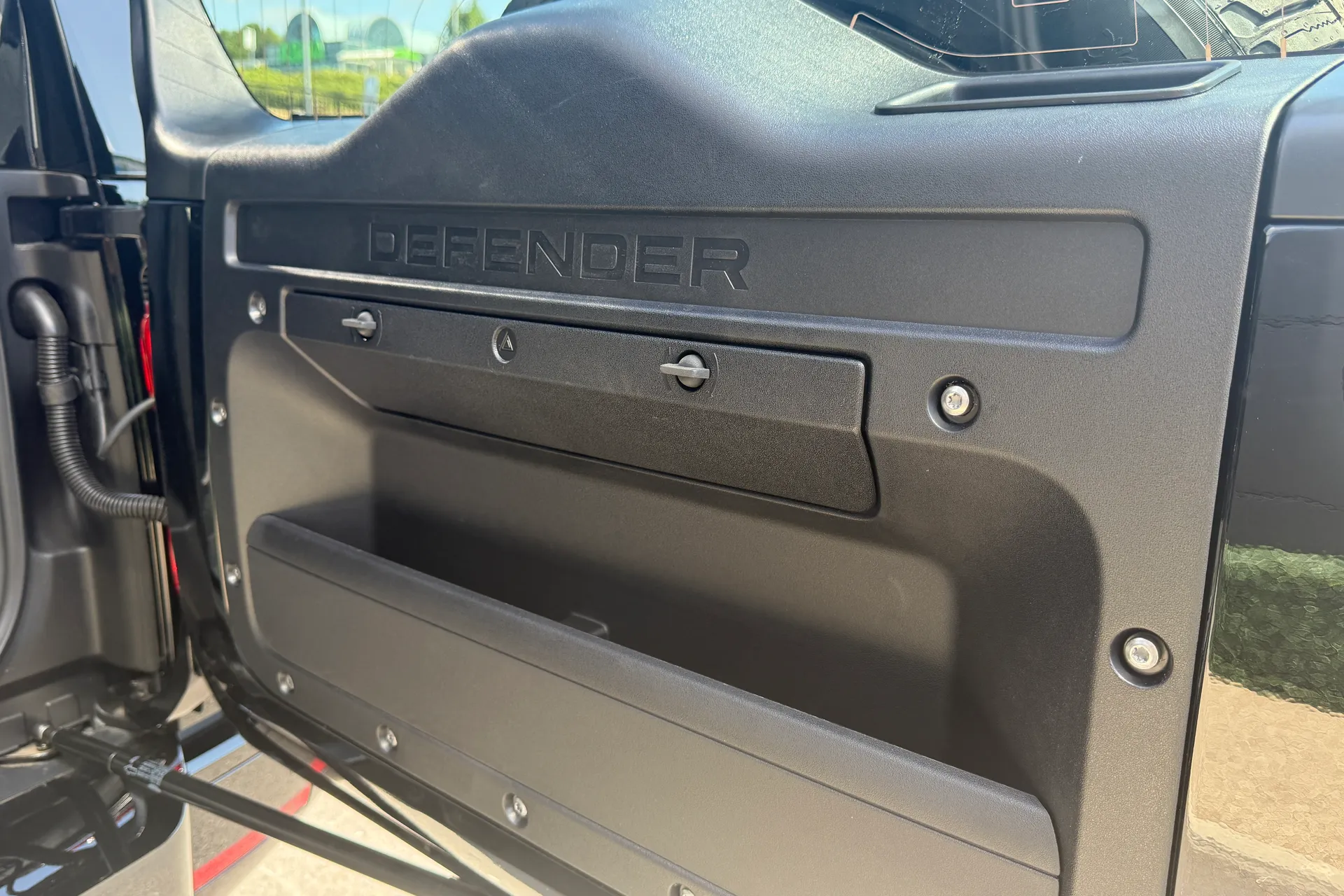 LAND ROVER Defender 130 thumbnail image number 55