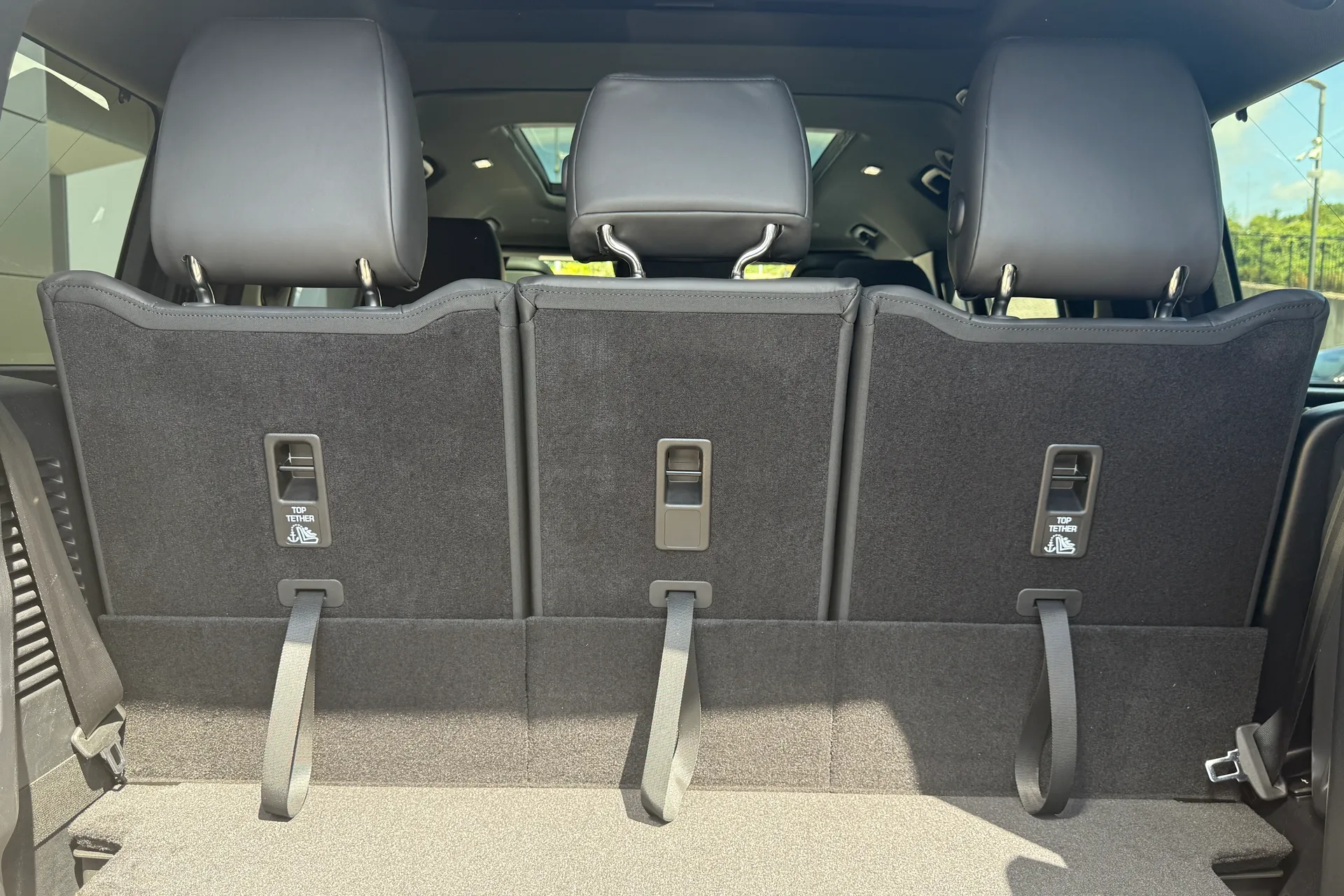 LAND ROVER Defender 130 thumbnail image number 56
