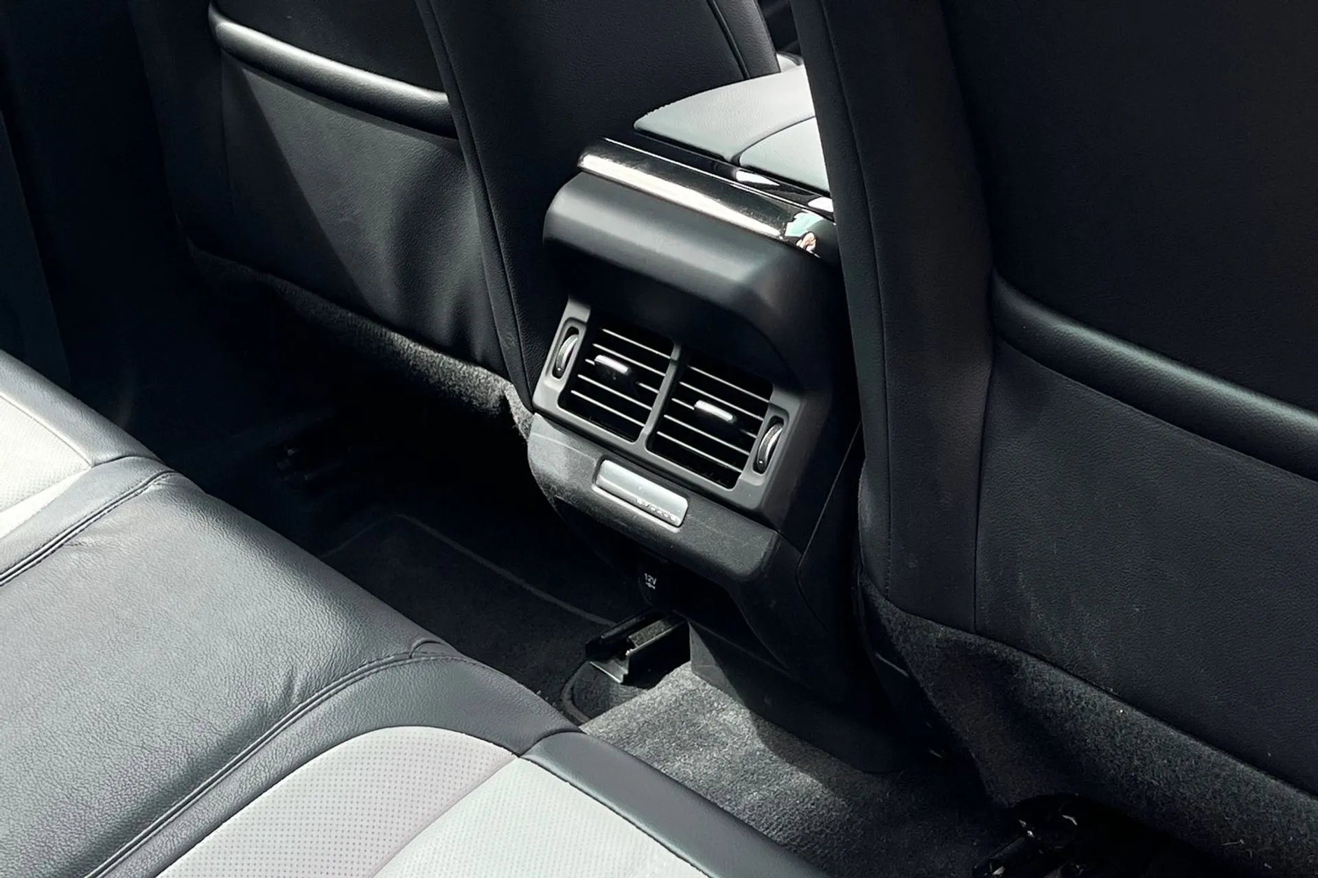 LAND ROVER RANGE ROVER EVOQUE thumbnail image number 36