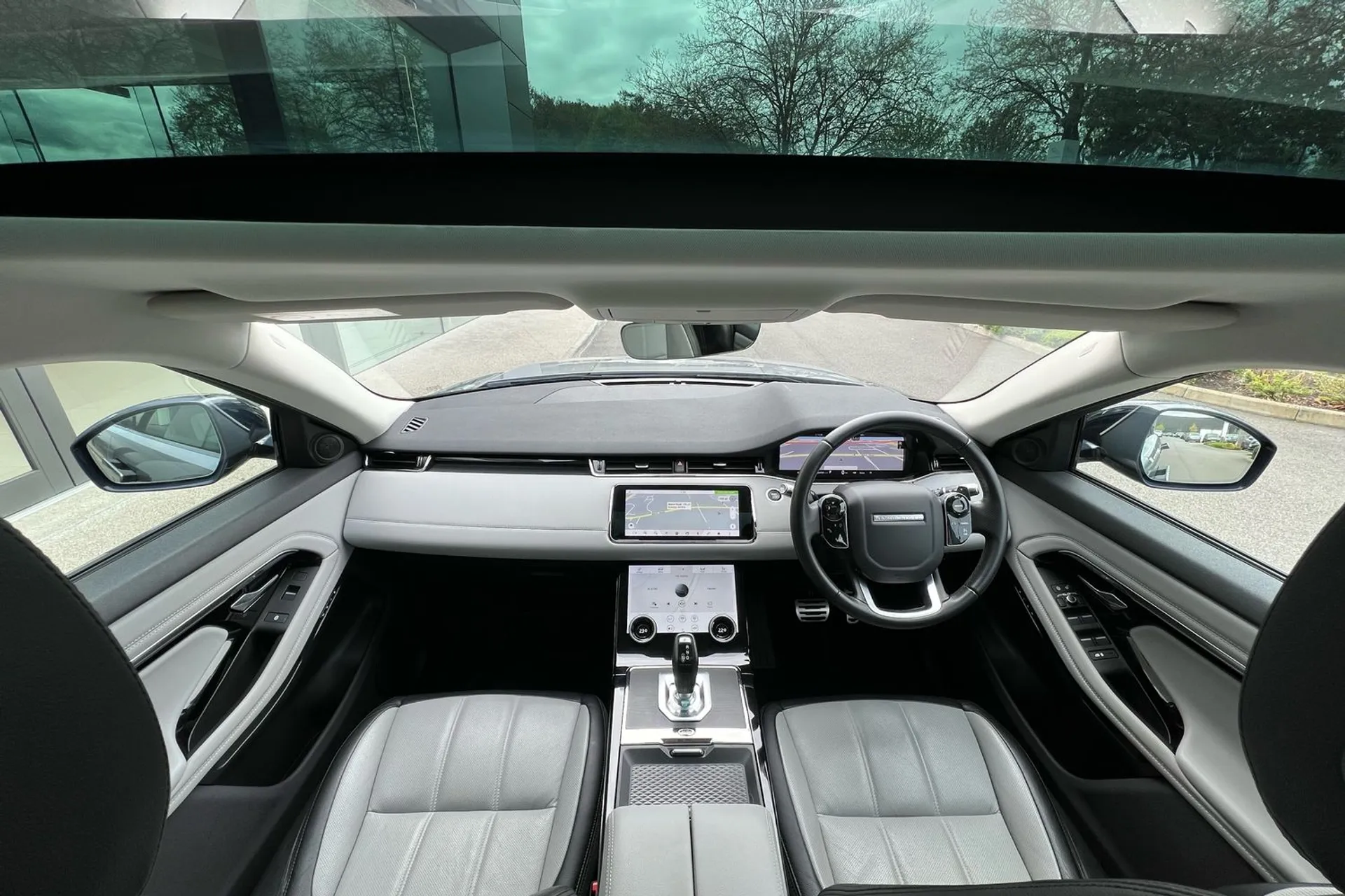 LAND ROVER RANGE ROVER EVOQUE thumbnail image number 3